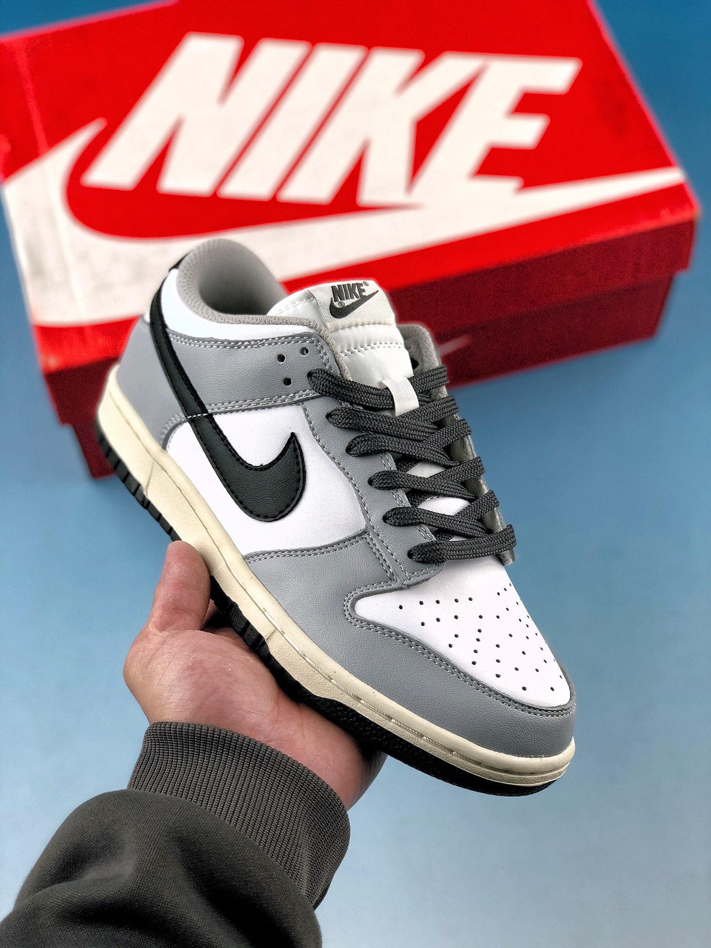 本地自取 支持放店
Dunk low黑白灰 Nike dunk low耐克Dunk黑白灰低帮休闲板鞋 DD1503 117
尺码：35-47.5