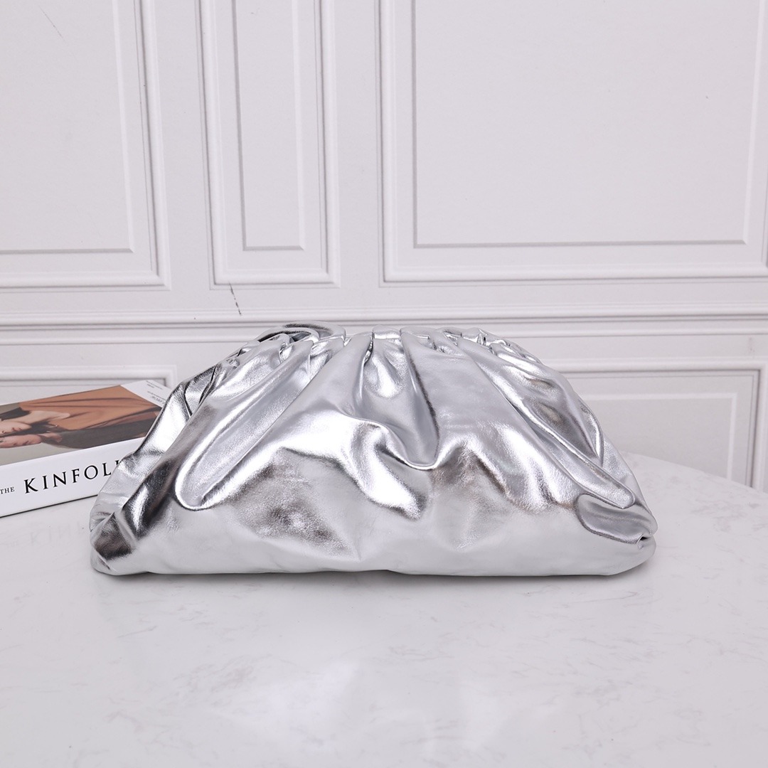 Cloud Bag Clutch Pleated Silver