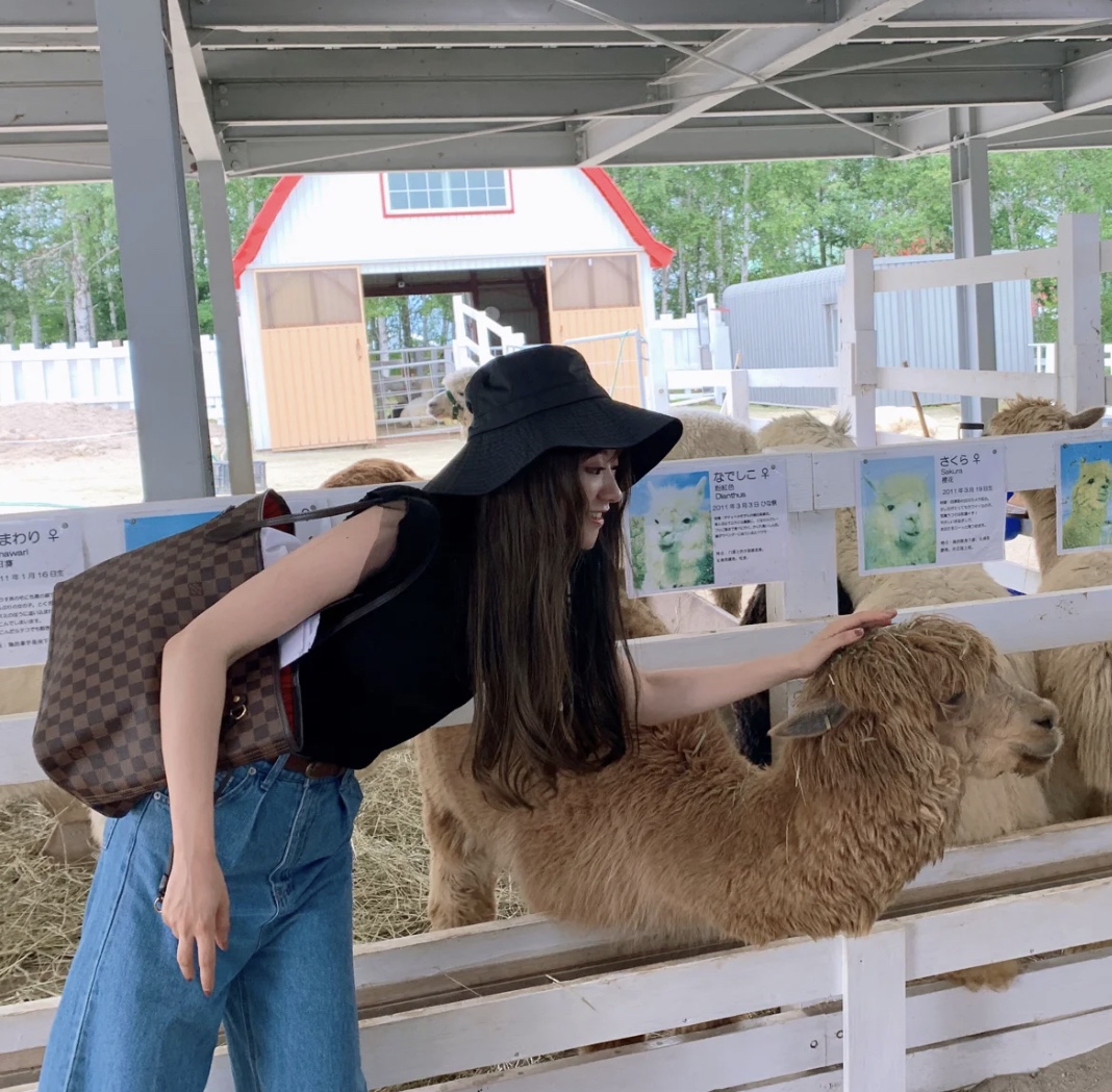 _dln9sa-j1GtUZk2ubH0Q_u-8zgulw4sXsCgbqUg