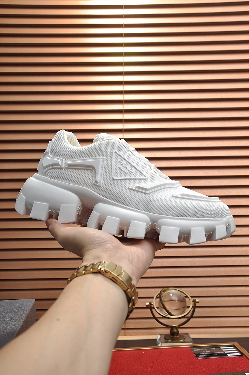 J5  普拉达 Prada 原单减震厚底潮牌💞 爆款，前卫百搭时尚男鞋私版开模，飞织鞋面滴胶工艺拼接1：1复刻..时尚干脆、原版进口牛皮垫脚；大气个性更潮更抢眼更追求档次，它将颠覆旧念，与您共度时尚潮人必备! 必自留 ! 高大上的舒适大低，高端品质做工。