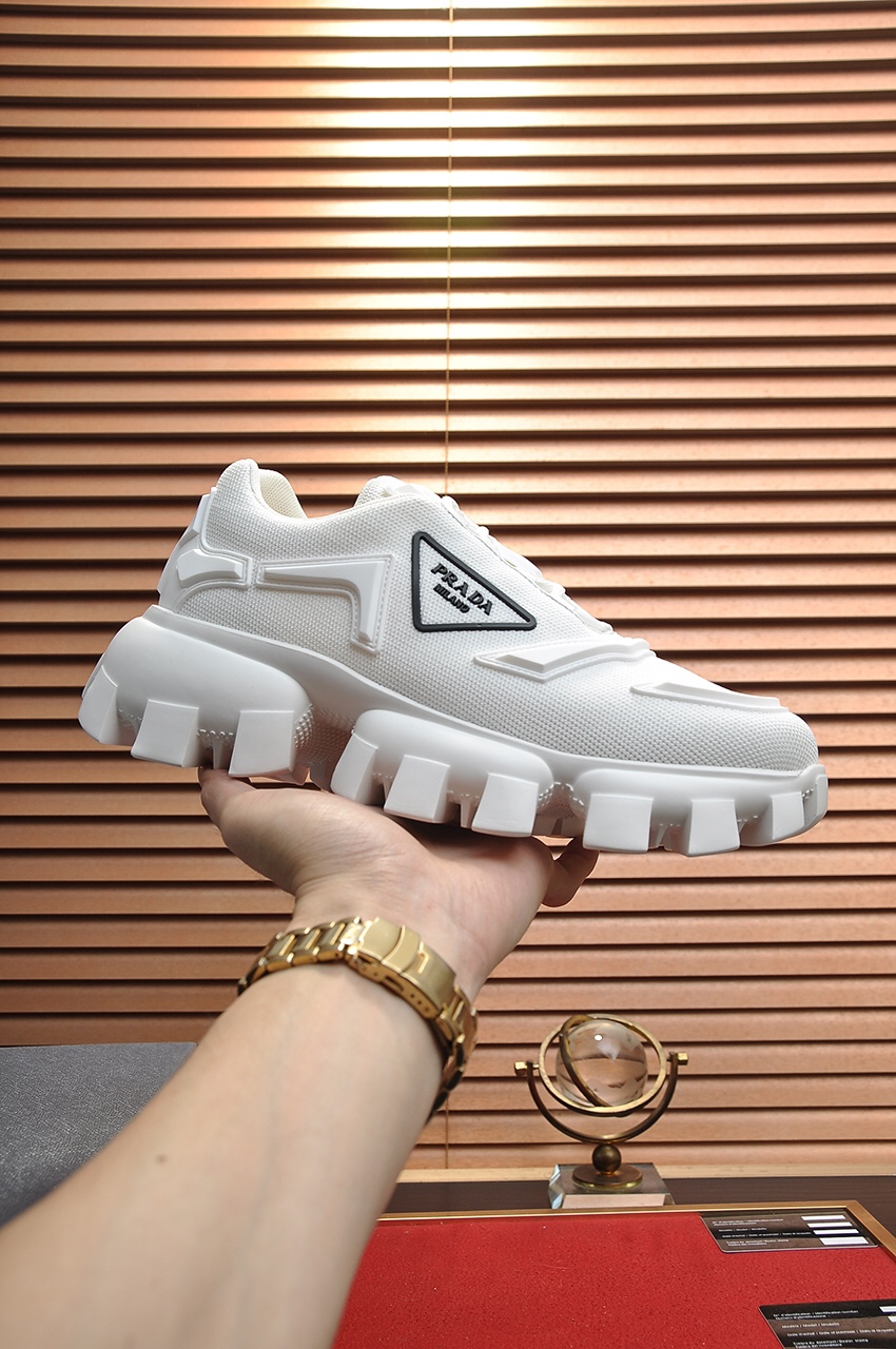J5  普拉达 Prada 原单减震厚底潮牌💞 爆款，前卫百搭时尚男鞋私版开模，飞织鞋面滴胶工艺拼接1：1复刻..时尚干脆、原版进口牛皮垫脚；大气个性更潮更抢眼更追求档次，它将颠覆旧念，与您共度时尚潮人必备! 必自留 ! 高大上的舒适大低，高端品质做工。