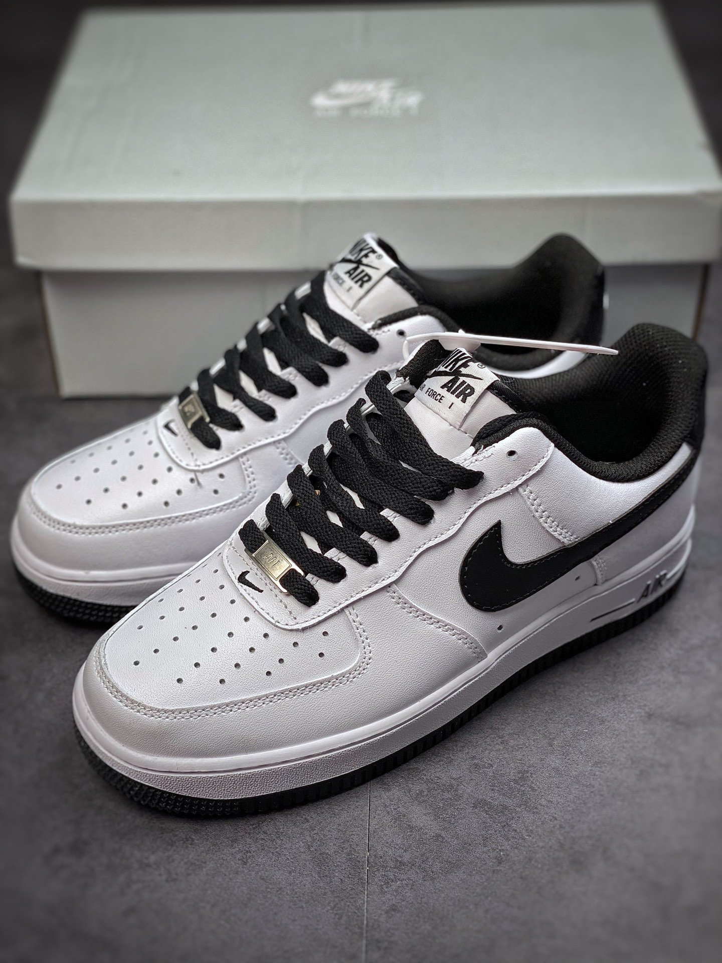 160 Nike Air Force 1 Low 07 白黑熊猫DH7561-102