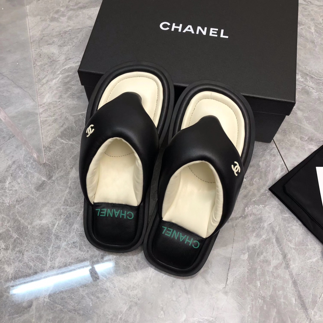 Chanel香奈儿夏季新款面包拖鞋人