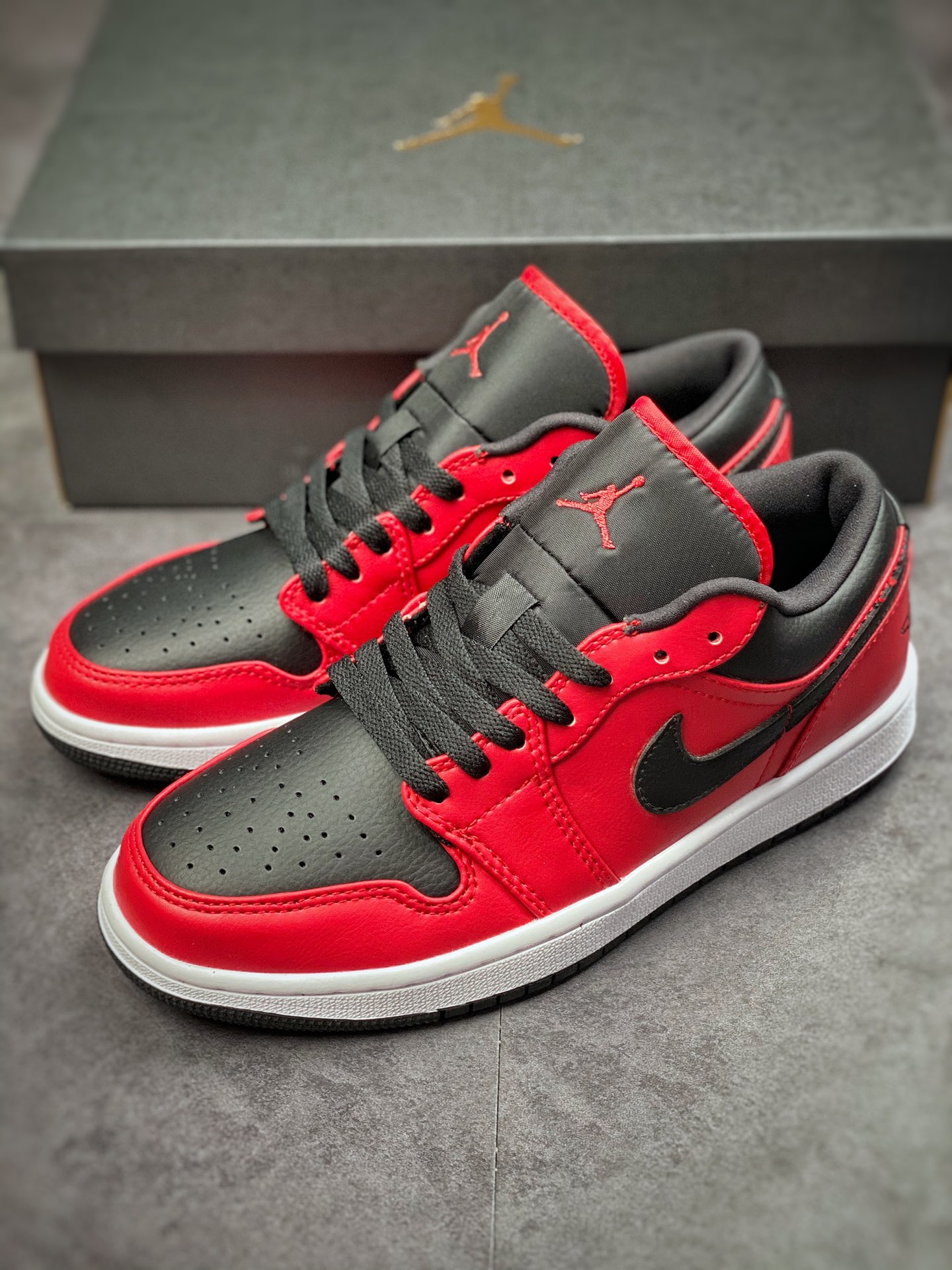 200 Air Jordan 1 Low 红黑 黑钩 AJ1乔1低帮休闲板鞋 553558-605