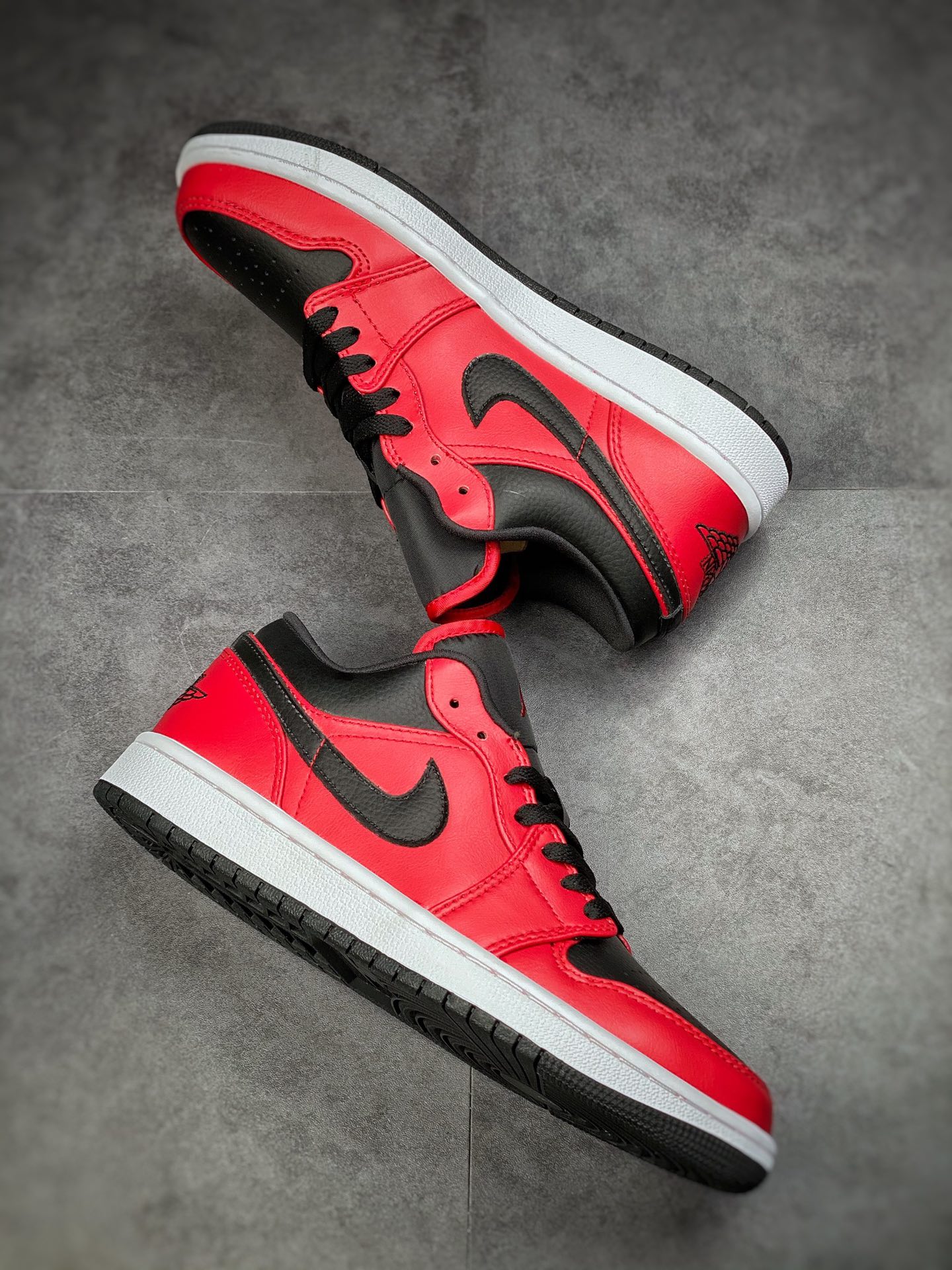 200 Air Jordan 1 Low 红黑 黑钩 AJ1乔1低帮休闲板鞋 553558-605
