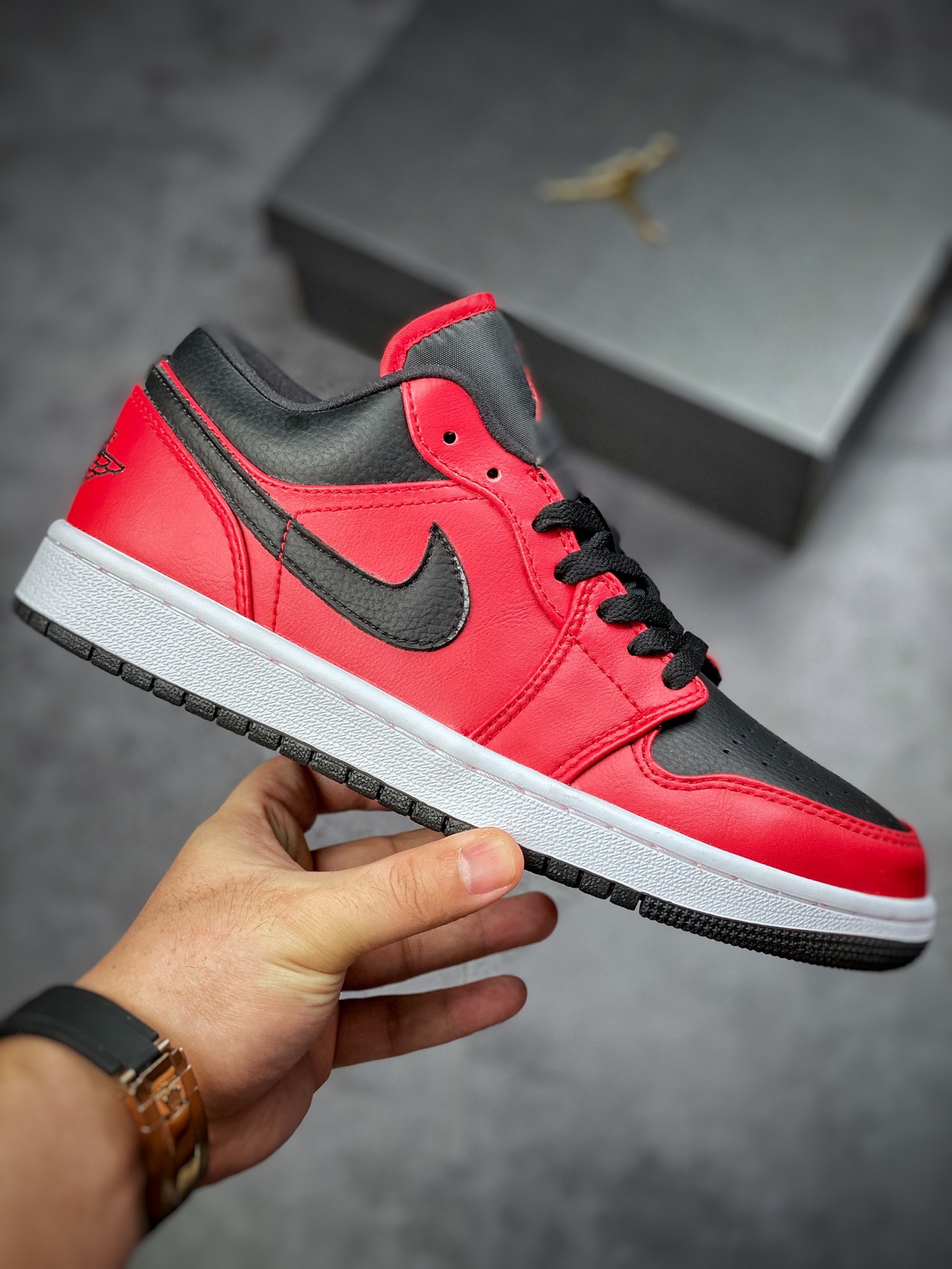 200 Air Jordan 1 Low 红黑 黑钩 AJ1乔1低帮休闲板鞋 553558-605