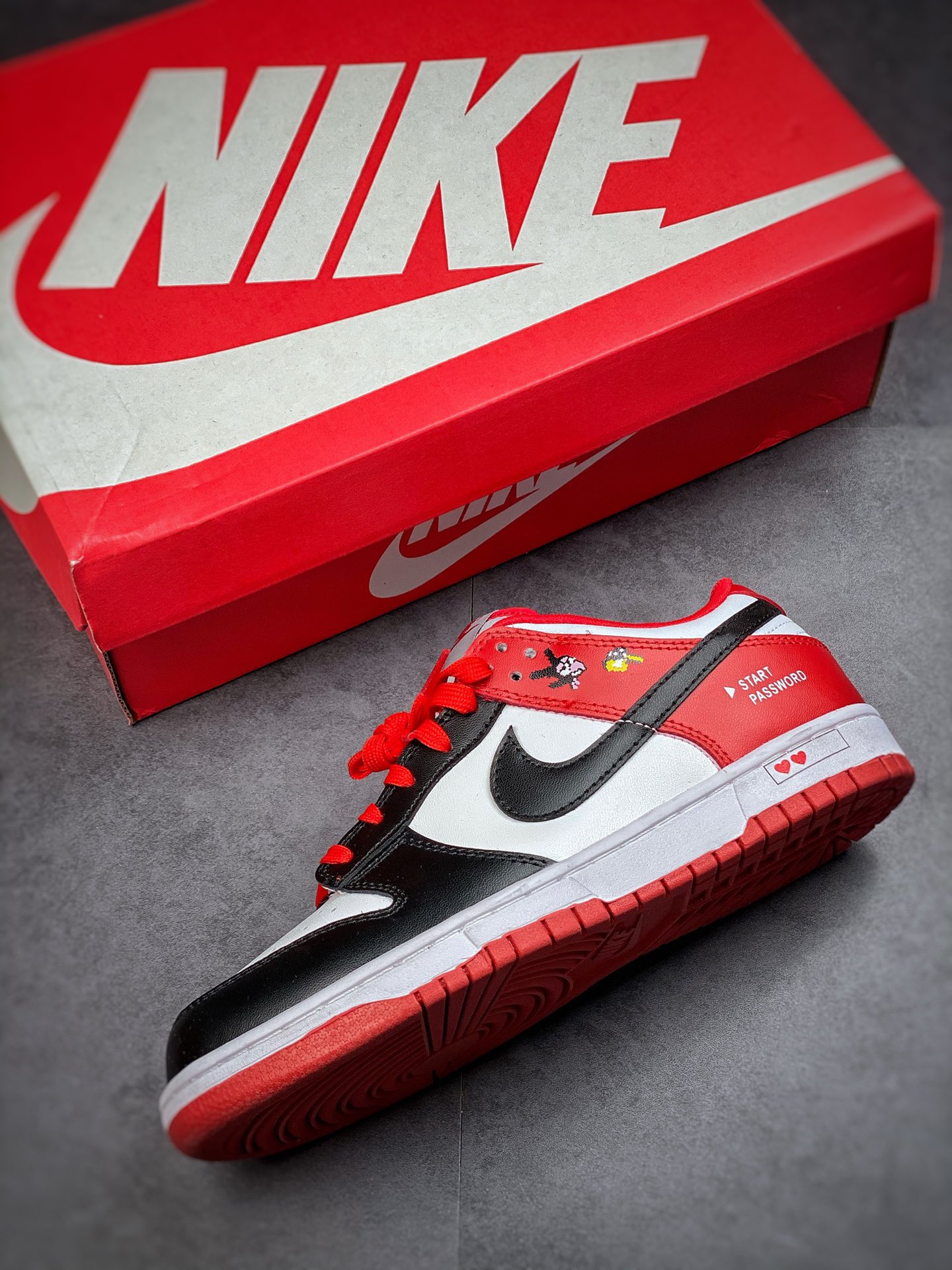 180 Nike Dunk Low 冒险岛像素 黑白红 低帮休闲运动滑板板鞋DD1391-002