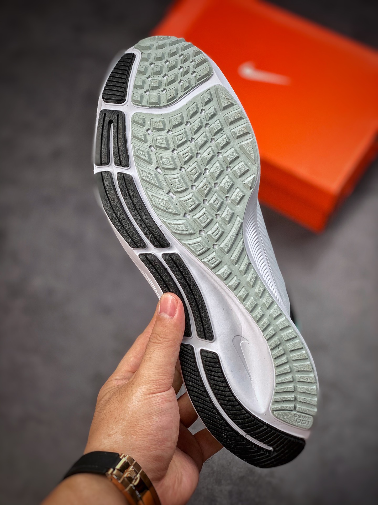 170 耐克Nike Zoom Pegasus 38代 飞马涡轮增压马拉松慢跑鞋CW7356-102