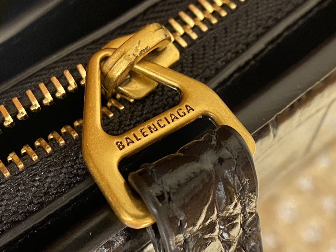 Balenciaga B.Small 18CM Bag 618156鳄鱼纹黑色/金扣