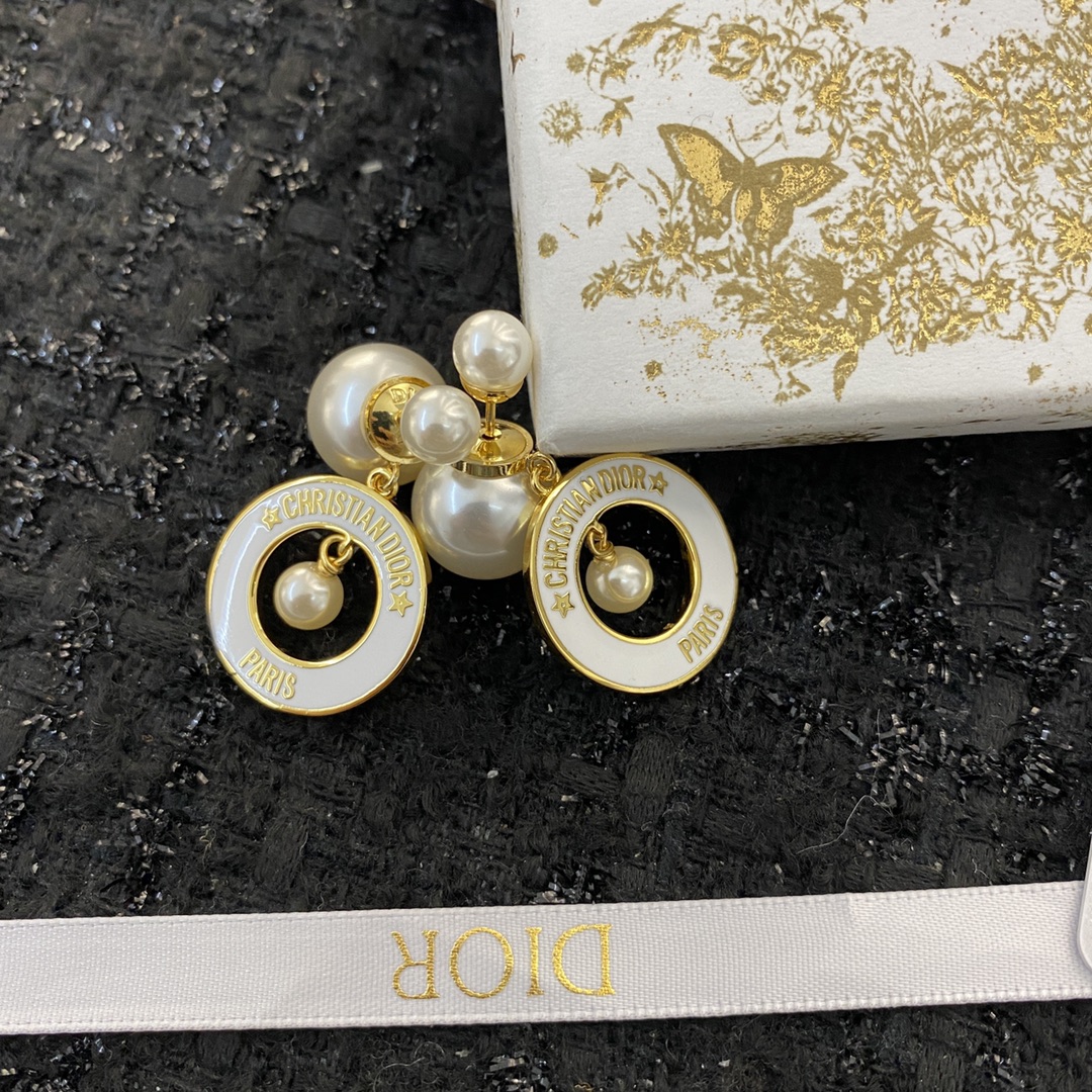 Dior mirror quality
 Jewelry Earring Necklaces & Pendants Yellow