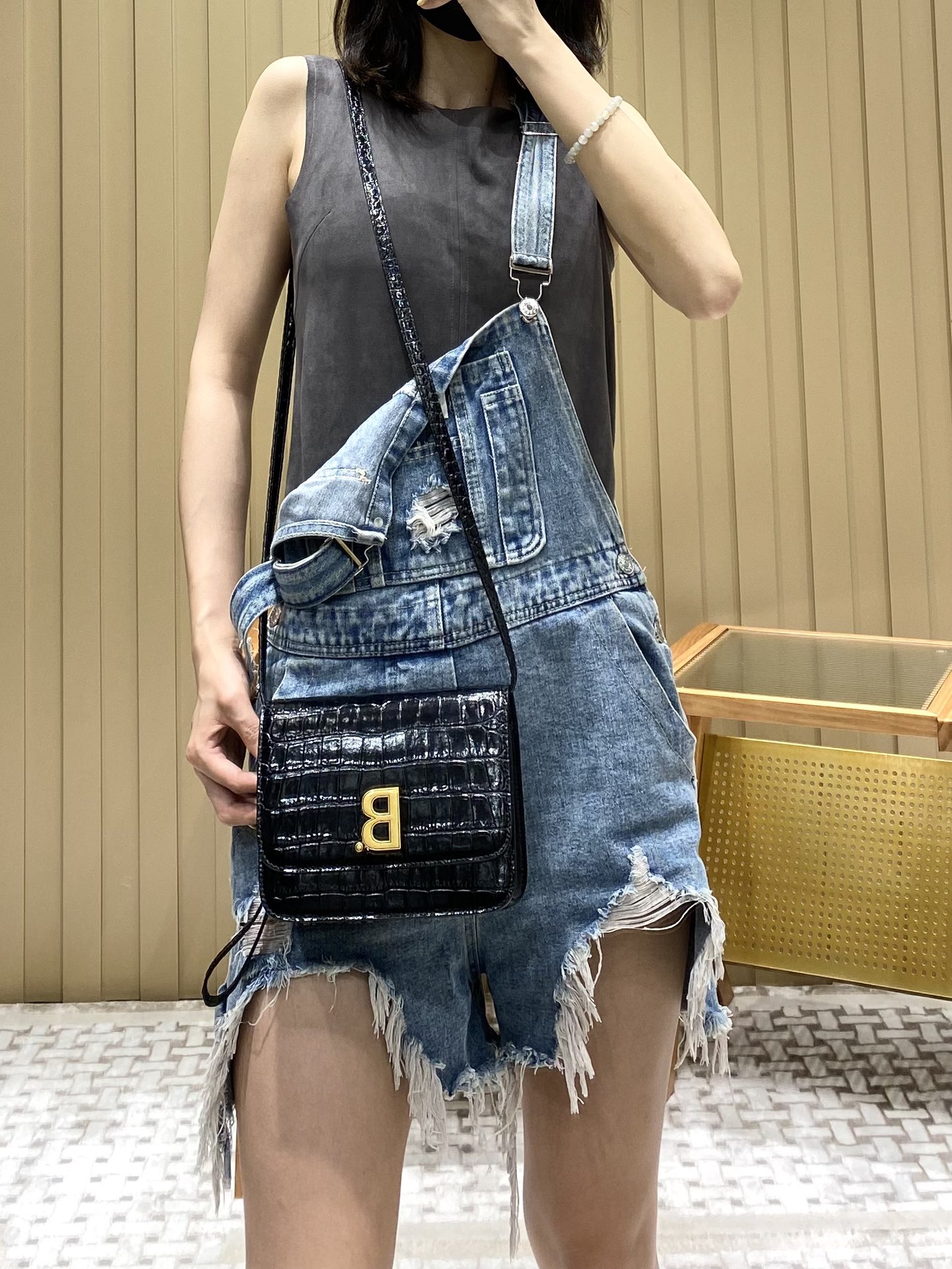 Balenciaga B.Small 18CM Bag 618156鳄鱼纹黑色/金扣