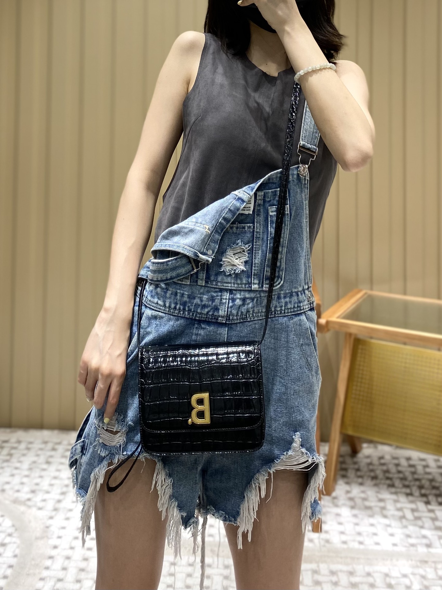 Balenciaga B.Small 18CM Bag 618156鳄鱼纹黑色/金扣