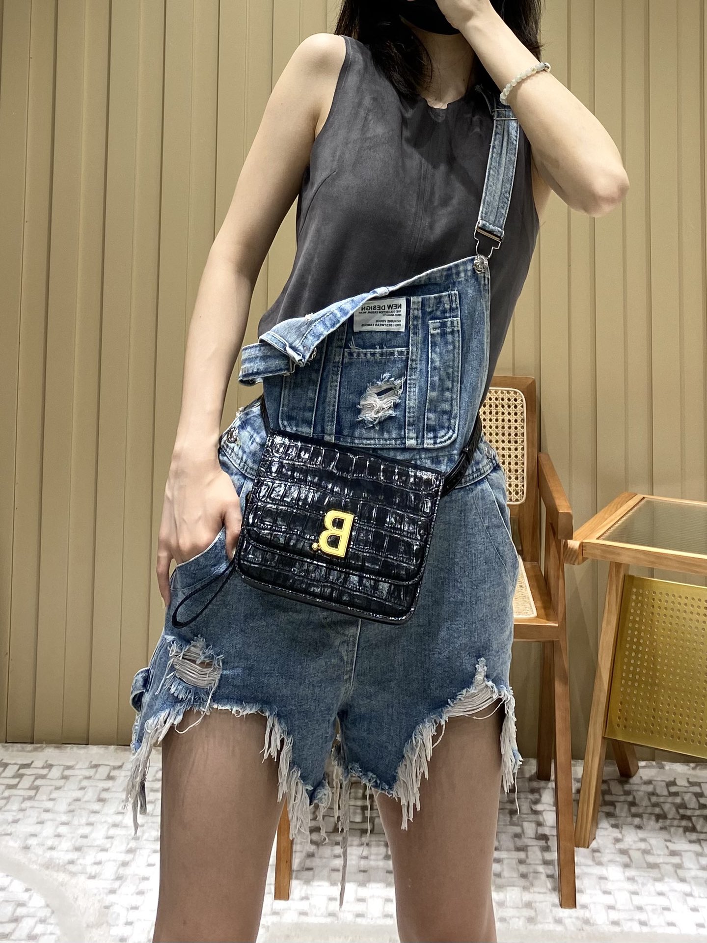 Balenciaga B.Small 18CM Bag 618156鳄鱼纹黑色/金扣