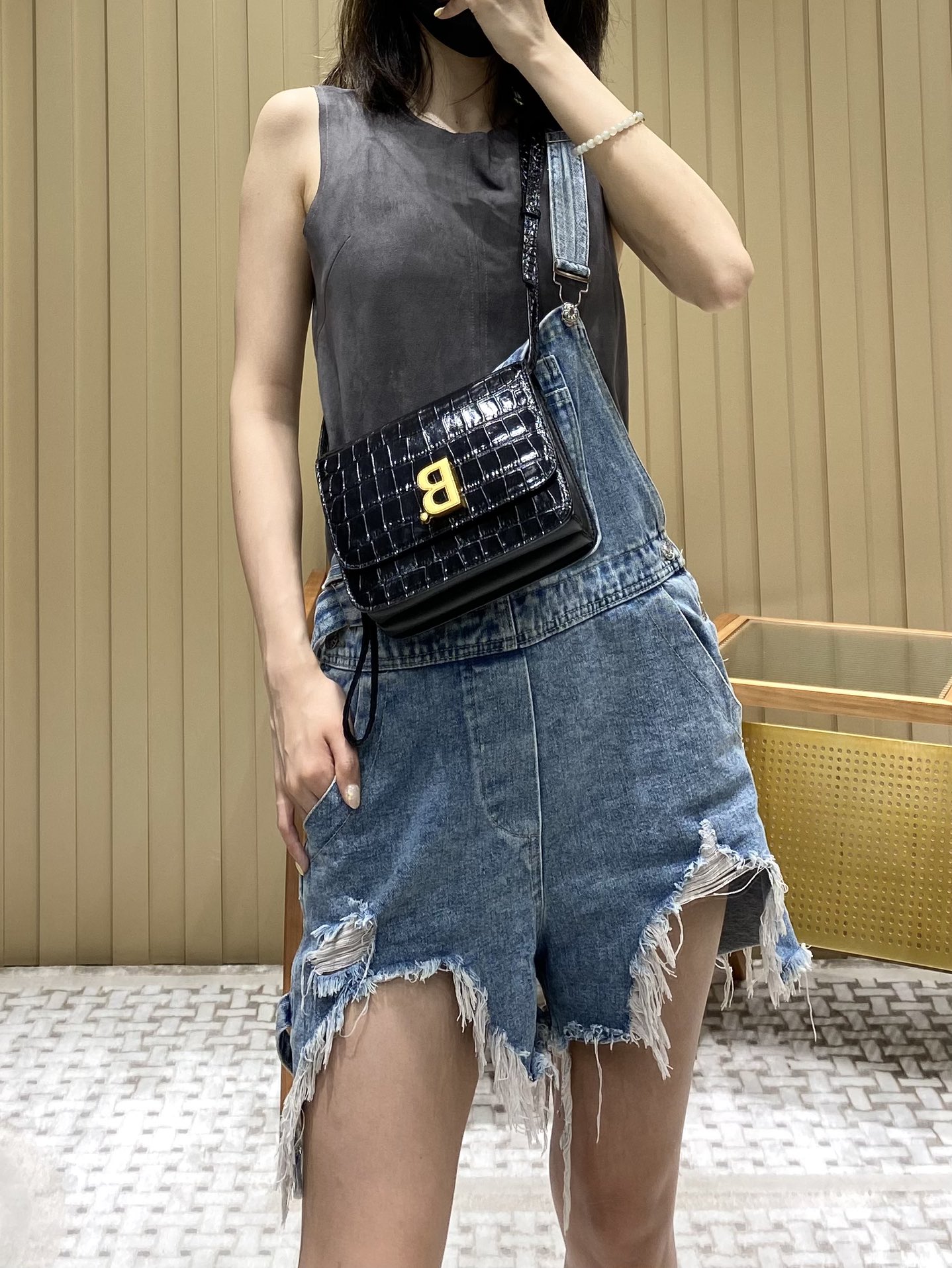Balenciaga B.Small 18CM Bag 618156鳄鱼纹黑色/金扣
