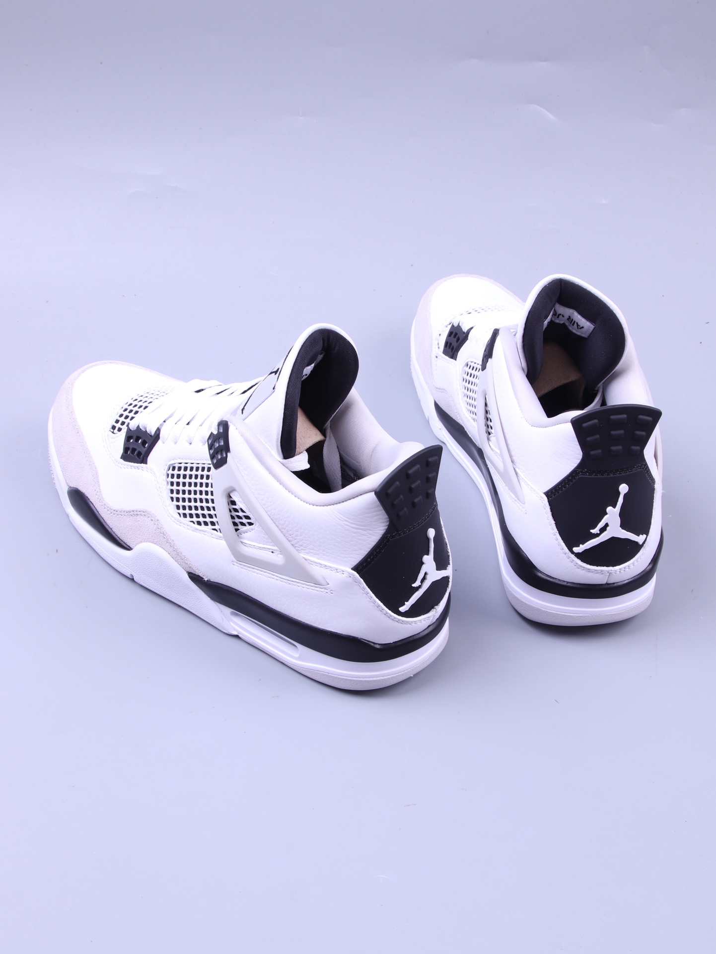 AJ4灰黑拼接尺码40-47.5总裁