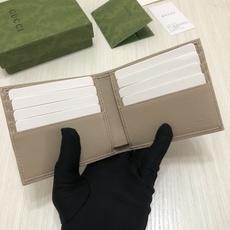 “自我表达”的精神是该系列的设计主线。这系列产品将多种品牌典藏元素集于一身,呼应自我表达精神的同时,传递 “自我表达”的精神是该系列的设计主线。这系列产品将多种品牌典藏元素集于一身,呼应自我表达精神的同时,传递