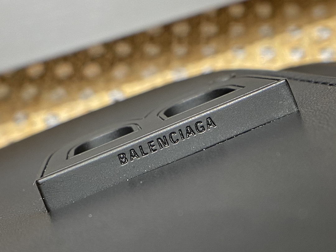 Balenciaga B.Small 18CM Bag 618156平纹黑色/黑扣