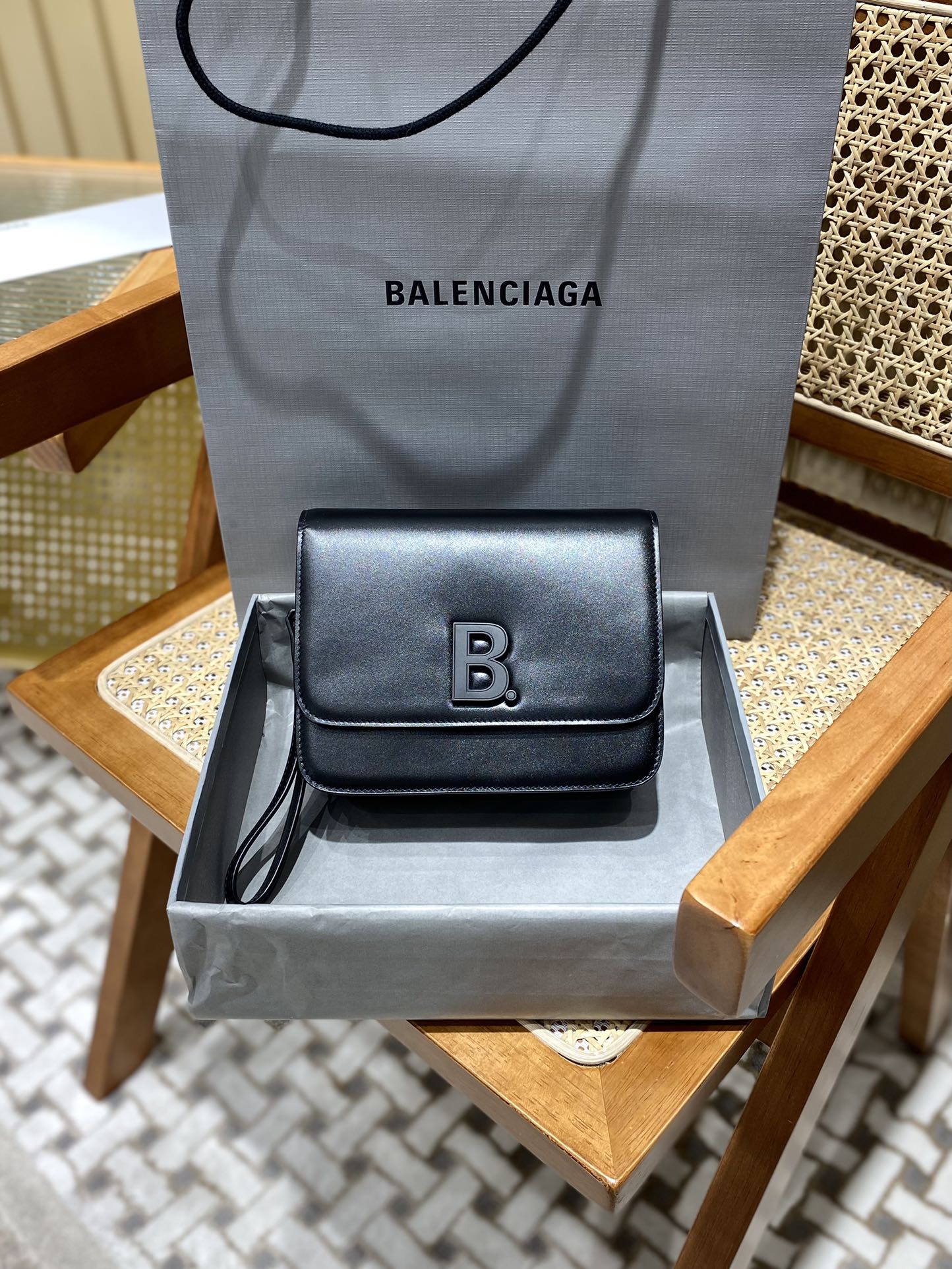 Balenciaga B.Small 18CM Bag 618156平纹黑色/黑扣