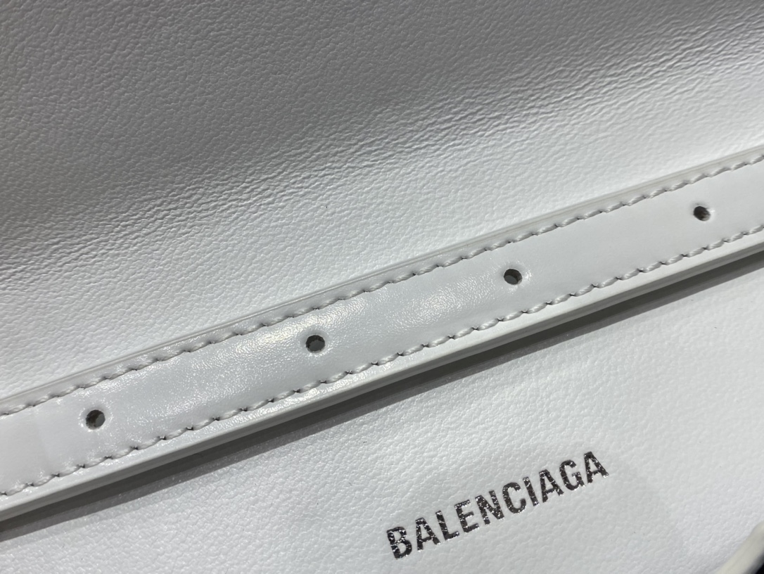 Balenciaga B.Small 18CM Bag 618156平纹白色/银扣