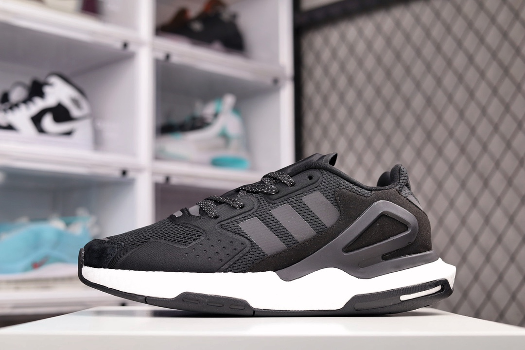 H0 Adidas Day Jogger 夜行者二代 陈奕迅同款经典运动鞋原楦型数据开发纸版网材鞋面搭配合成绒面革饰面中底嵌入全掌Boost爆米花缓震颗粒材质 棉质脚感体验×663XQ