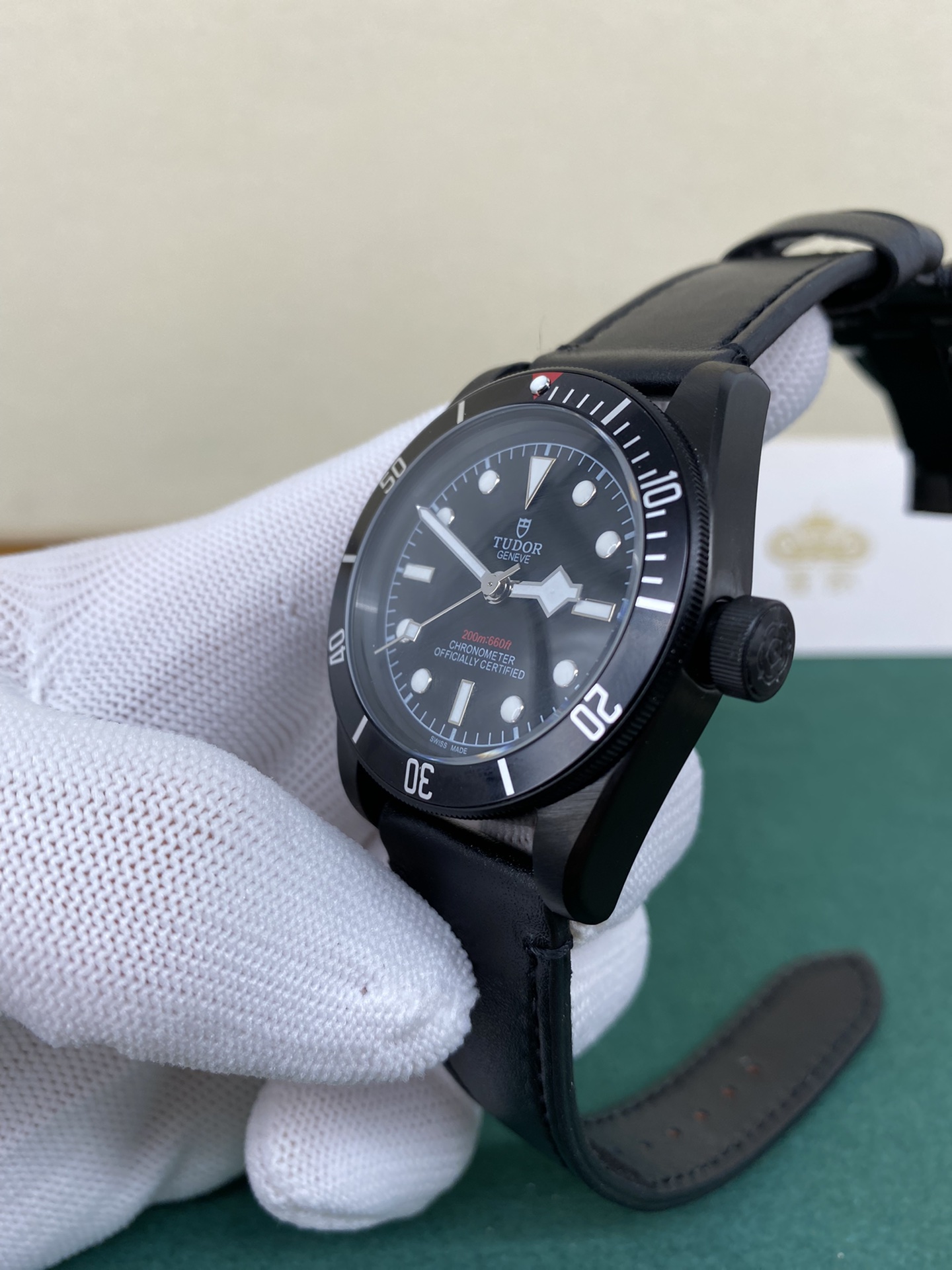Tudor 皇家 帝舵碧湾系列，黑陶瓷