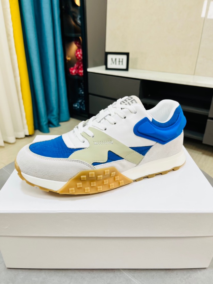 K0   Givenchy  纪梵希 Givenchy  🆕超酷时尚男士休闲运动鞋✅鞋面层压细节，鞋舌点缀4G LOGO刺绣品牌logo细节，橡胶鞋底装饰防滑铆钉模塑细节～采用多材质撞色拼接设计，造型设计时尚大气。高档精品38-44码