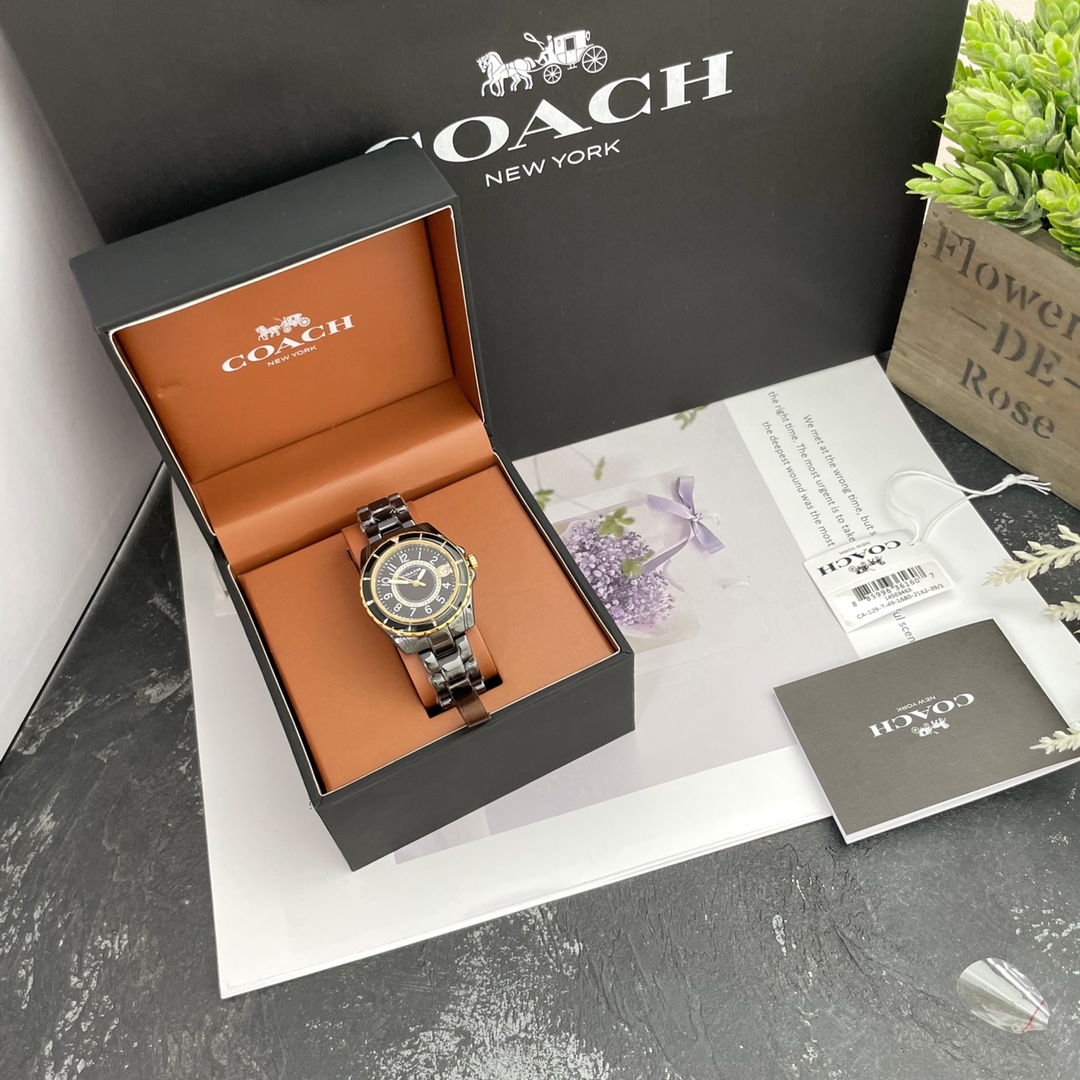 NO:144542,Coach RESTON series: a shiny and comfortable ceramic strap, with Swarovski crystal diamonds inlaid with digital hour markers. This j12 looks like Chanel ceramic at first glance. It is a pure fragrance style, a clever combination of modern and classic. Original and authentic movement. A 32mm dial. Butterfly buckle with buttons and mineral crystal mirror, which is scratch-resistant, can maintain beauty, clarity and transparency for a long time. Life is waterproof 30 meters, with a full set of packaging!  ,chanel,coach,coach,swarovski19860909coach蔻驰 RESTON系列 莹润舒适的陶瓷表带,表盘内镶嵌施华洛世奇水晶钻石搭配数字时标时标.这个第一眼看上去像不像香奈儿陶瓷的j12 妥妥的小香风格,现代与经典的巧妙结合 原装正品机芯. 32mm大小的表盘.带按钮的蝴蝶扣、矿物水晶表镜,防刮花,能够长久保持美观清晰透度.生活防水30米 带全套包装！,,chanel,coach,coach,swarovski,Watch