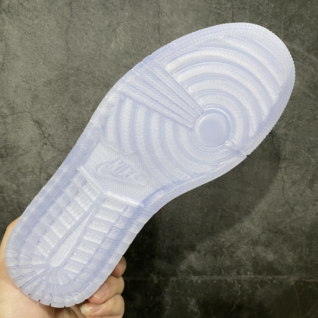 图片[5]-纯原版Air Jordan AJ1蜘蛛侠 市售最强版本 完美鞋型 正确半透明蜘蛛侠反光波点 区别市场泛白波点，全新水晶大底无任何氧化 后跟和鞋口做的相当到位，完美圆润冲孔，原厂皮料打造，绝对满满的诚意之作💪🏻 尺码：40-47.5 货号：555088-602-选品中心