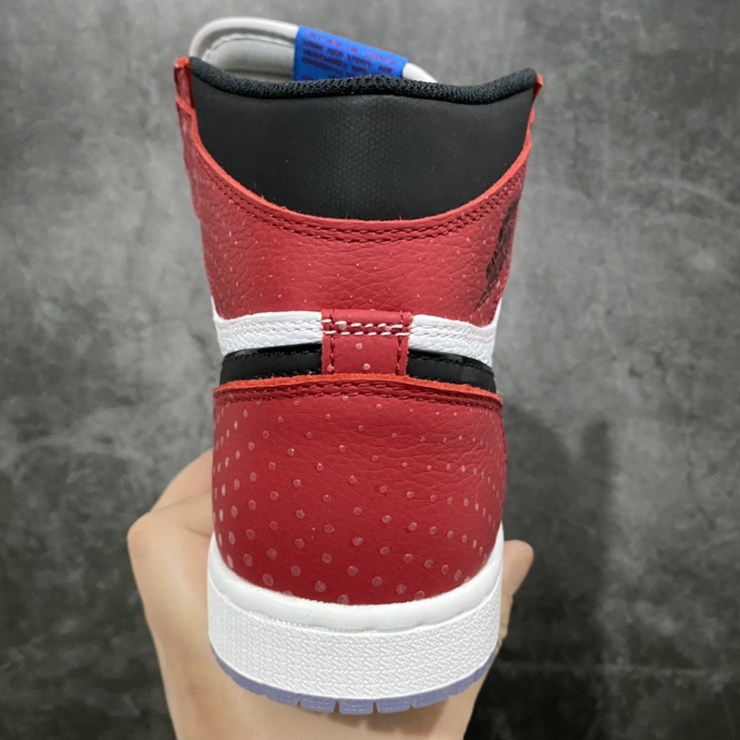 图片[3]-纯原版Air Jordan AJ1蜘蛛侠 市售最强版本 完美鞋型 正确半透明蜘蛛侠反光波点 区别市场泛白波点，全新水晶大底无任何氧化 后跟和鞋口做的相当到位，完美圆润冲孔，原厂皮料打造，绝对满满的诚意之作💪🏻 尺码：40-47.5 货号：555088-602-选品中心