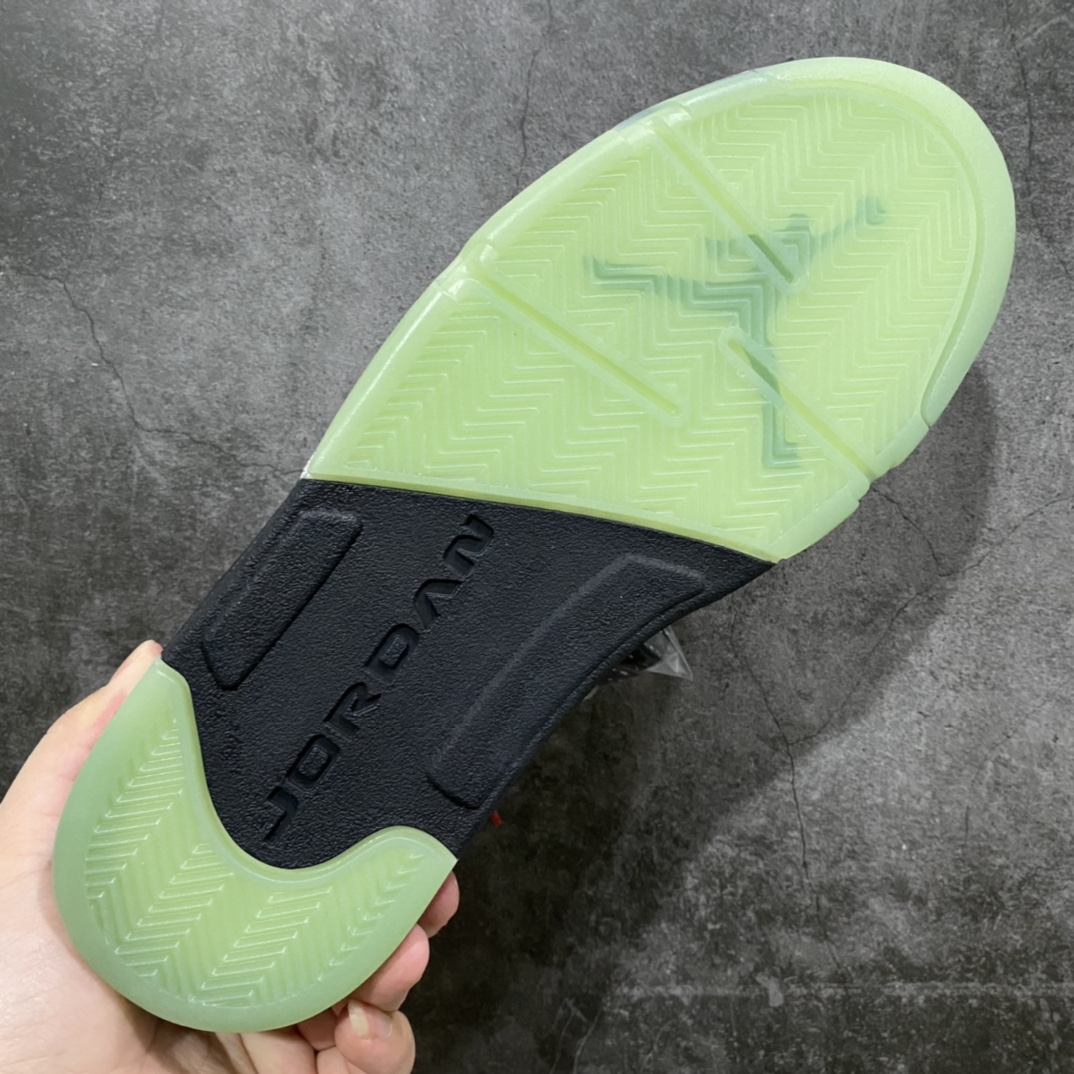 图片[8]-H12版本 CLOT x Air Jordan 5 Low 黑红 中国玉DM4640-036 原楦原纸版开发数据楦型 采用正确鞋面材质 质感十足 注胶效果及缜密拉帮背胶 Air开窗中底气垫装置 搭载正确夜光大底 尺码：40 40.5 41 42 42.5 43 44 44.5 45 46 47.5-选品中心