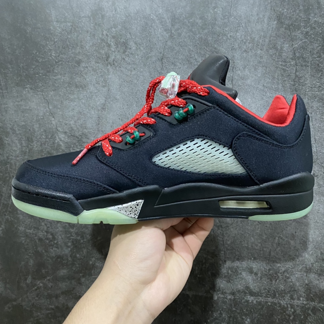 图片[2]-H12版本 CLOT x Air Jordan 5 Low 黑红 中国玉DM4640-036 原楦原纸版开发数据楦型 采用正确鞋面材质 质感十足 注胶效果及缜密拉帮背胶 Air开窗中底气垫装置 搭载正确夜光大底 尺码：40 40.5 41 42 42.5 43 44 44.5 45 46 47.5-选品中心