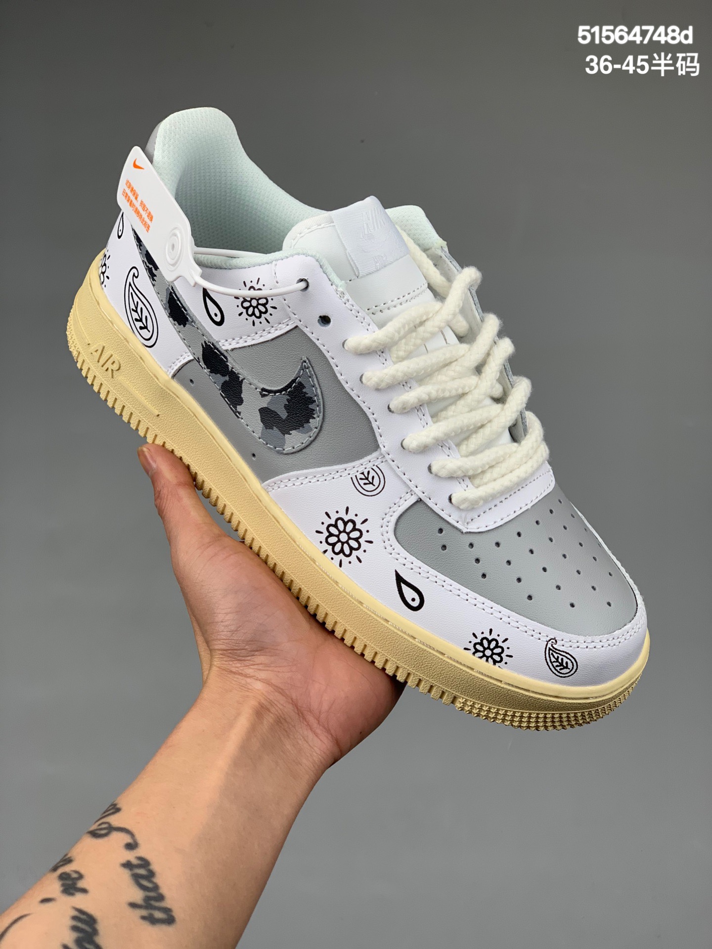 本地
带半码 Nike Air Force 1 Low 山水画
原楦头原纸板打造纯正空军版型
专注外贸渠道 全掌内置蜂窝气垫 #原盒配件 原厂中底钢印、拉帮完美
官方货号：CW2288-111
SIZE：36 36.5 37.5 38 38.5 39 40 40.5 41 42 42.5 43 44  45！
编码:51564748d