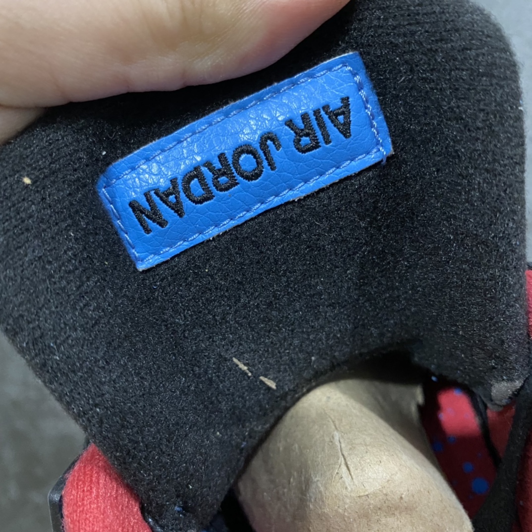 图片[9]-#  H12版本 Air Jordan AJ4 TS联名 蓝麂皮 308497-406 东莞元老级版师操刀倾力打造全网最强 原楦原纸板开发 确保原汁原味 韩国进口原材麂皮 质感色泽绝无偏差 完美中底拉帮 采用真正原厂鞋扣 原档案大底 如假白送 大底纹路 气垫通透度PU的回弹性均百分百还原 挑战全网艺术家 只服务市场5%高端客户 大底贴合程度胶水把控 圈内最顶尖 原厂数据 原厂电绣电脑针车 后跟定型 冲刀皮料裁剪零毛边 尺码：40.5 41 42 42.5 43 44 44.5 45 46 47.5-选品中心