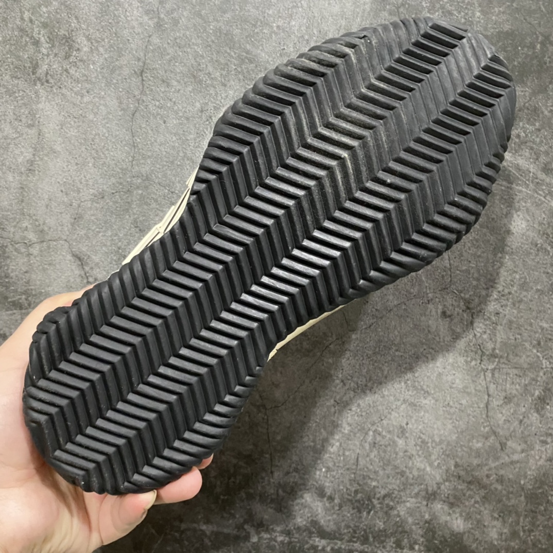 图片[6]-吴建豪个人新锐品牌xVESSEL 鞋体扭曲溶解帆布基因突变做旧低帮软木硫化鞋 以帆布鞋作为基底，并以解构手法，将鞋上不同细节堆叠营造错位，鞋面的帆布再经过打磨制造流须效果，整双鞋更是手工制作，因此显现出其细致的工序。 纯原混卖级大几率过验 支持扫码防伪标签特殊效果 支持NFC网页编码识别 VS市面任何版本✅升级厚实木塞内底 纯手工贴合多重围条硫化工艺#正确渐变效果原盒包装物 采用12蛊司厚实舒适帆布面料 流苏做旧复古效果❗️ 尺码：35-45-选品中心