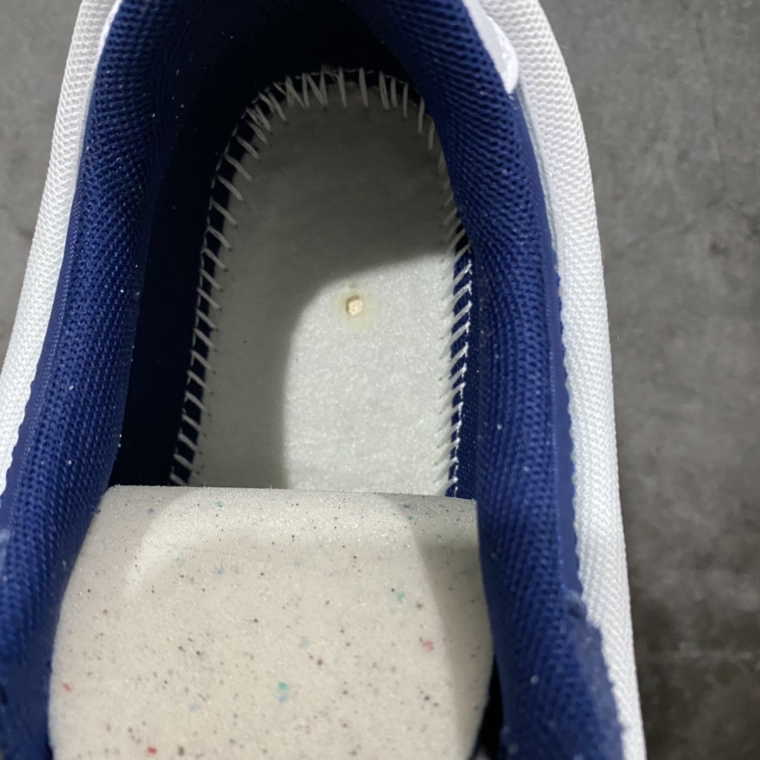 图片[8]-神版SACAI x NK Air Zoom Cortez SP 4.0\”OG Royal Fuchsia\”4.0 经典阿甘跑鞋 诞生 50 周年纪念款 日式解构美学联名原楦原纸版开发、厚实牛津布组合翻毛皮革鞋面材质 、中底嵌入超轻发泡EVA缓震材质及4层组合鞋底型、前掌嵌入Air Zoom开窗式纤维气垫 尺码：36 36.5 37.5 38 38.5 39 40 40.5 41 42 42.5 43 44 44.5 45 46-选品中心