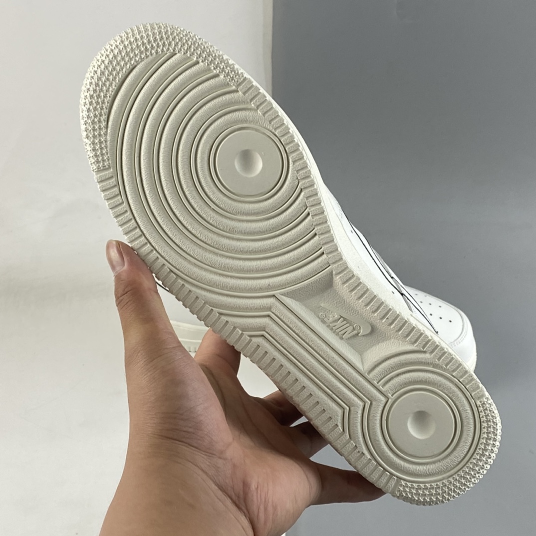 P220 Nike Air Force 1’07 Low 米黑电绣勾 空军一号低帮休闲板鞋 CL6326-158