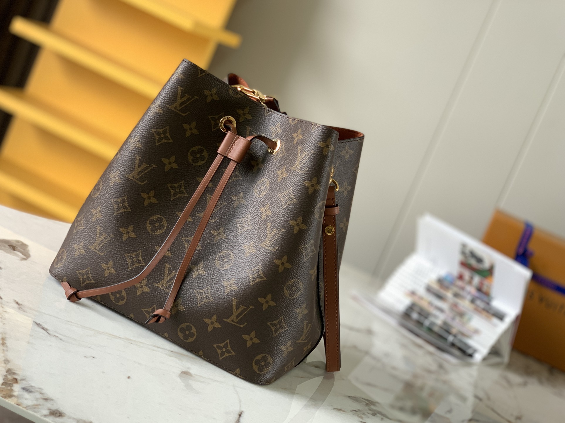 Louis Vuitton Luxury Monogram Canvas and Leather Handbag Neonoe M44887 Caramel
