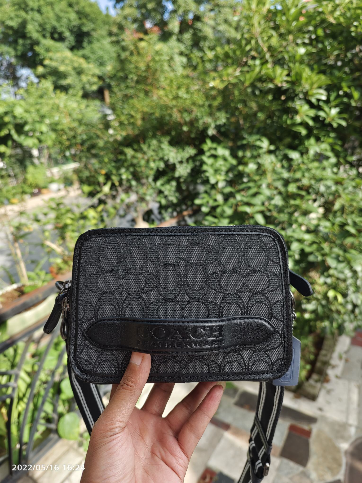 Coach C3780/Charter系列最新款男士斜跨包相机包3色 标志提花织物和牛皮革6个信用卡槽内置多功能袋