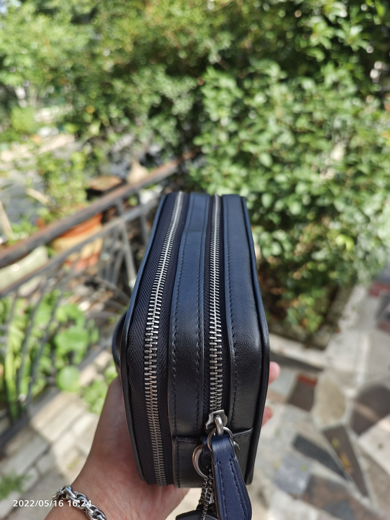 Coach C3780/Charter系列最新款男士斜跨包相机包3色 标志提花织物和牛皮革6个信用卡槽内置多功能袋