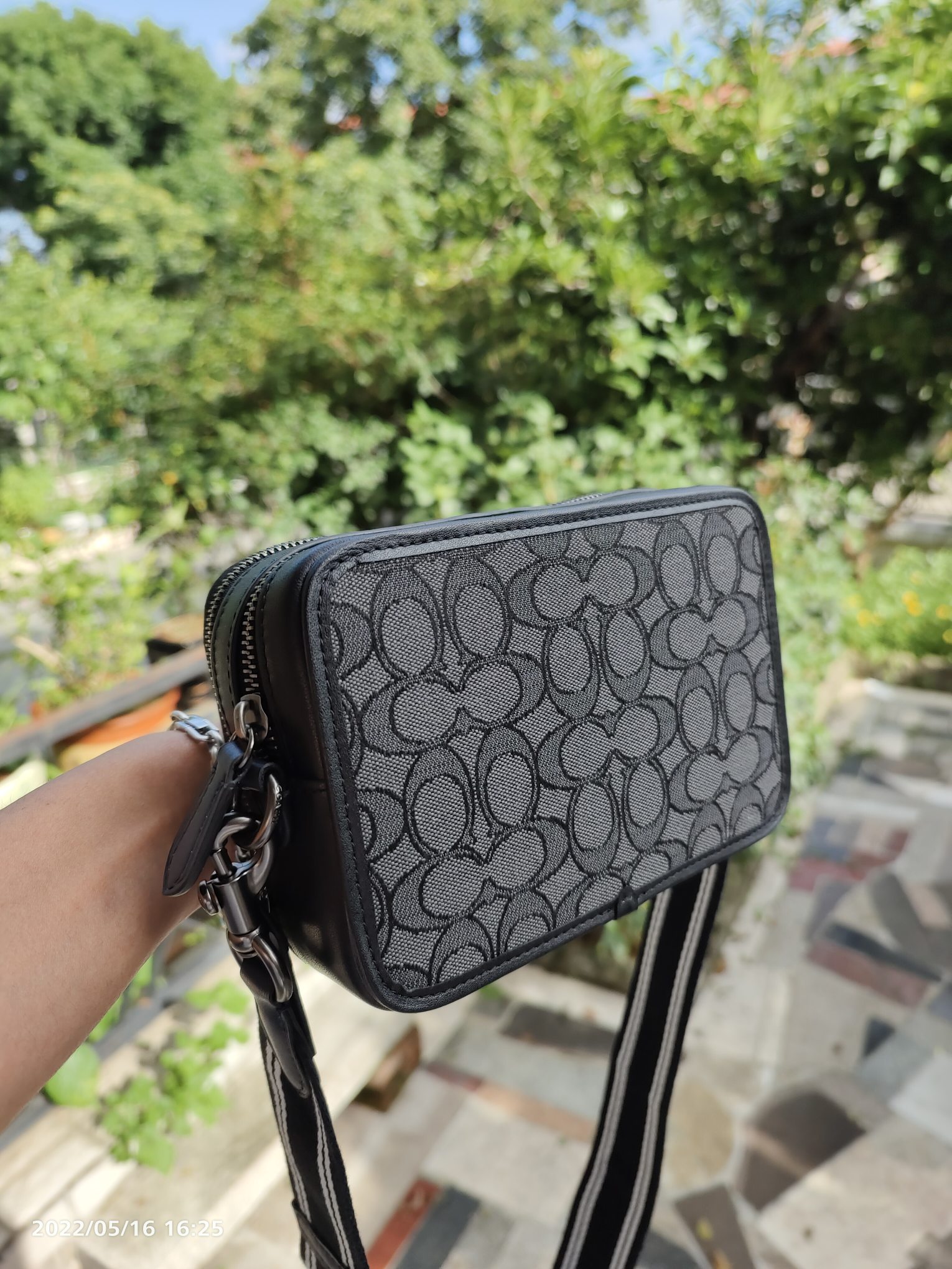 Coach C3780/Charter系列最新款男士斜跨包相机包3色 标志提花织物和牛皮革6个信用卡槽内置多功能袋