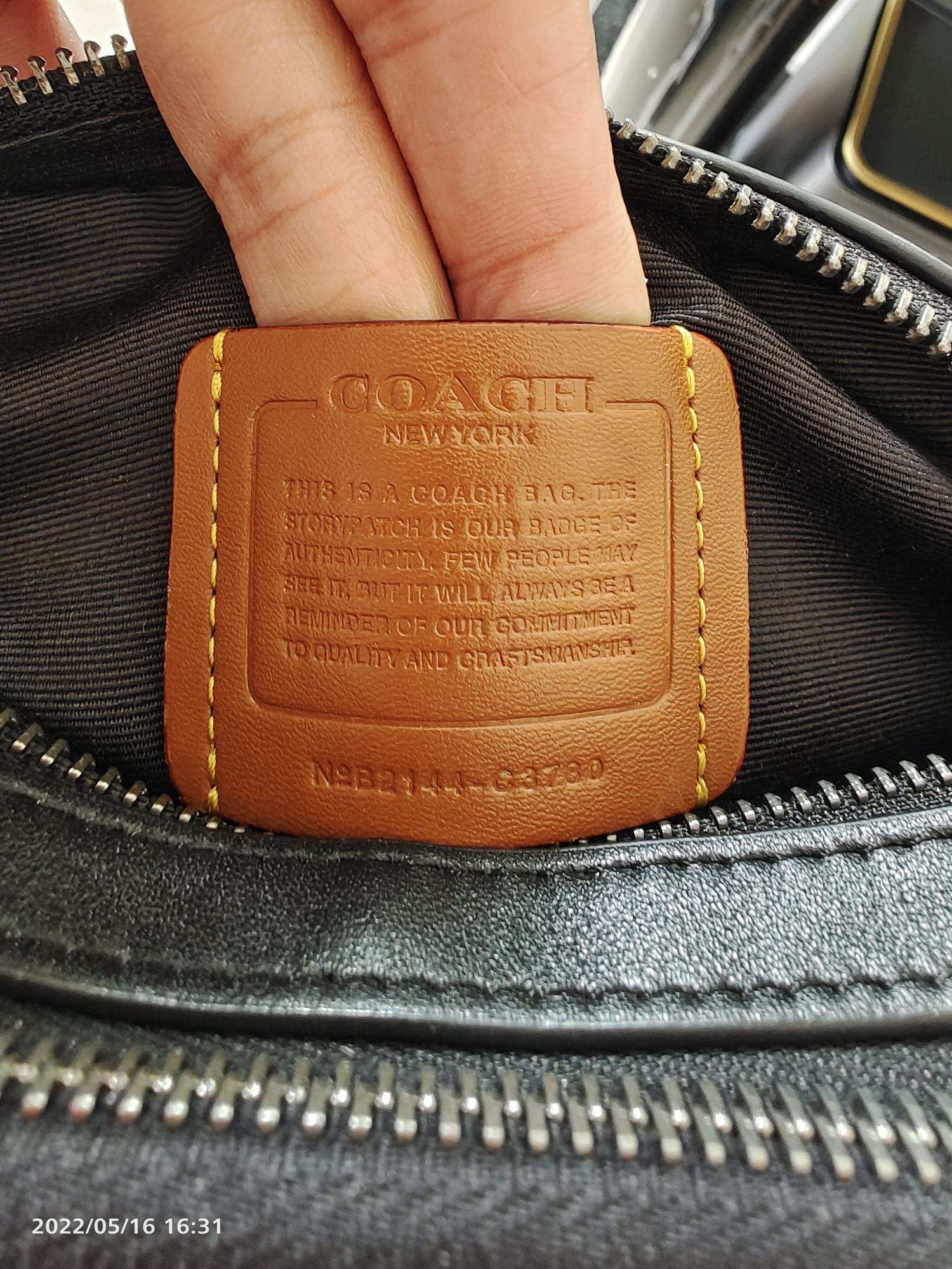 Coach C3780/Charter系列最新款男士斜跨包相机包3色 标志提花织物和牛皮革6个信用卡槽内置多功能袋