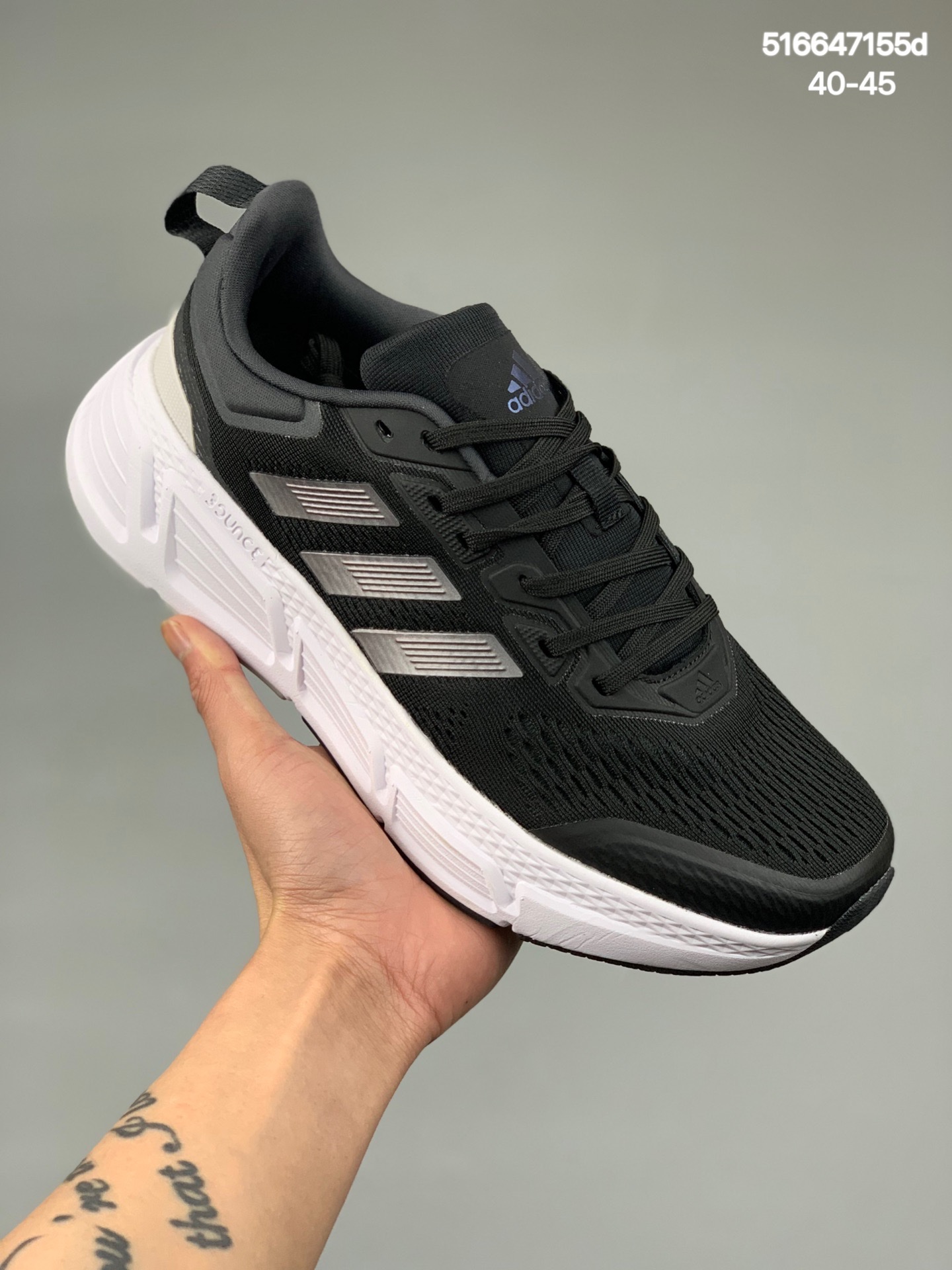 本地
阿迪达斯/Adidas Neo Questar 针织呼吸鞋面百搭休闲轻跑鞋。货号：GZ0623  
尺码：40-45
编码：516647155d