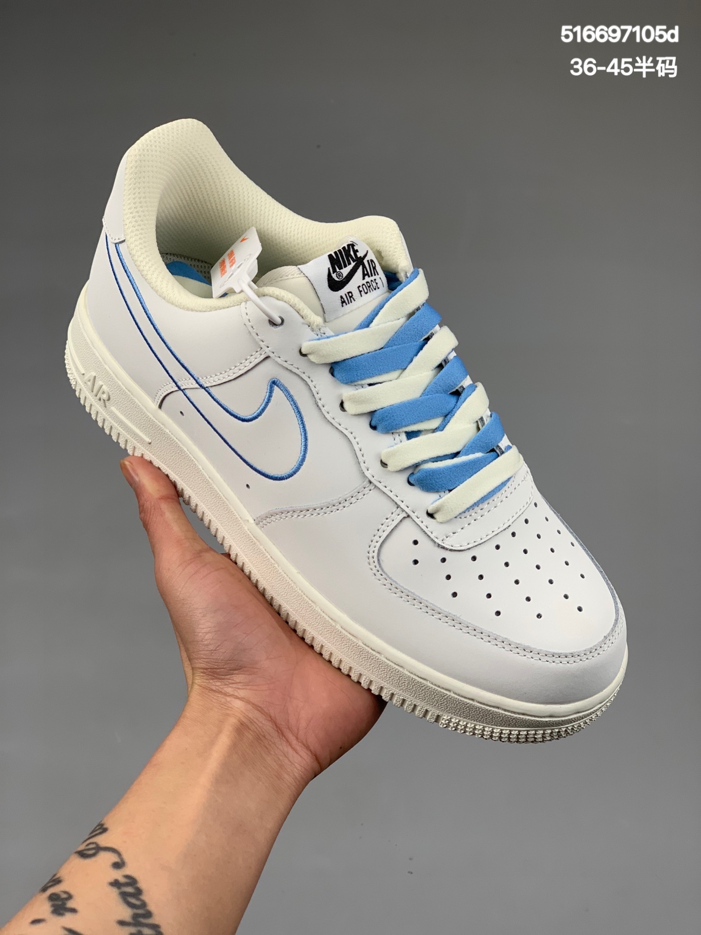 本地
Air Force 1 ’07 Low “天蓝电绣勾”
原楦头原纸板 打造纯正空军版型
专注外贸渠道 全掌内置蜂窝气垫 
原盒配件 原厂中底钢印、拉帮完美   
官方货号：CL6326 118K
Size：36 36.5 37.5 38 38.5 39 40 40.5 41 42 42.5 43 44 44.5 45
编码：516697105d