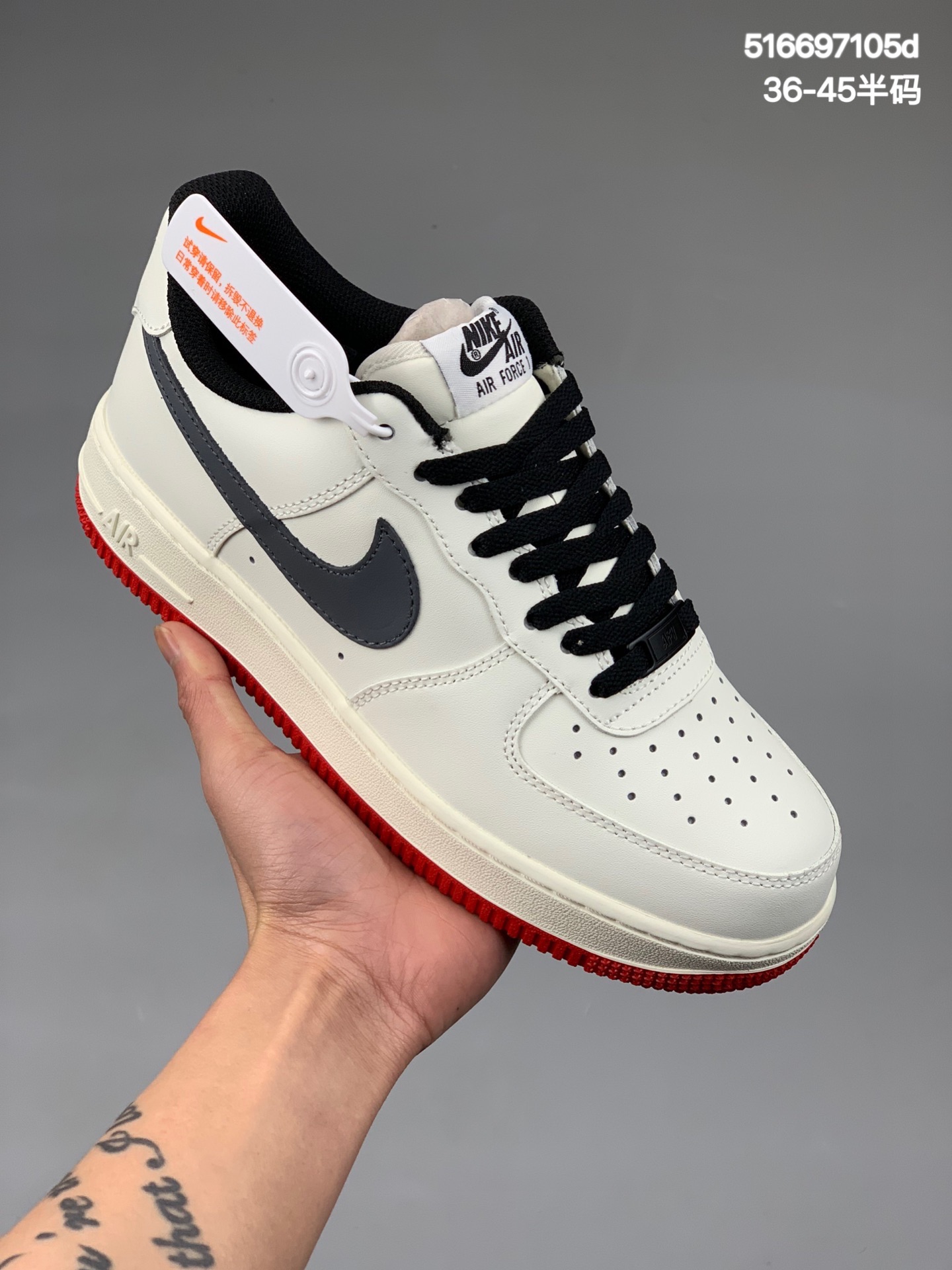 本地
公司级 Nike Air Force 1 Low ’07 米黑红 空军一号低帮休闲板鞋 原厂定制皮料 原楦原纸板 纯正版型 正品NFC感应芯片 高清洁度 内置全掌气垫 
货号：DD7798-806 
尺码：36 36.5 37.5 38 38.5 39 40 40.5 41 42 42.5 43 44 44.5 45
编码：516697105d