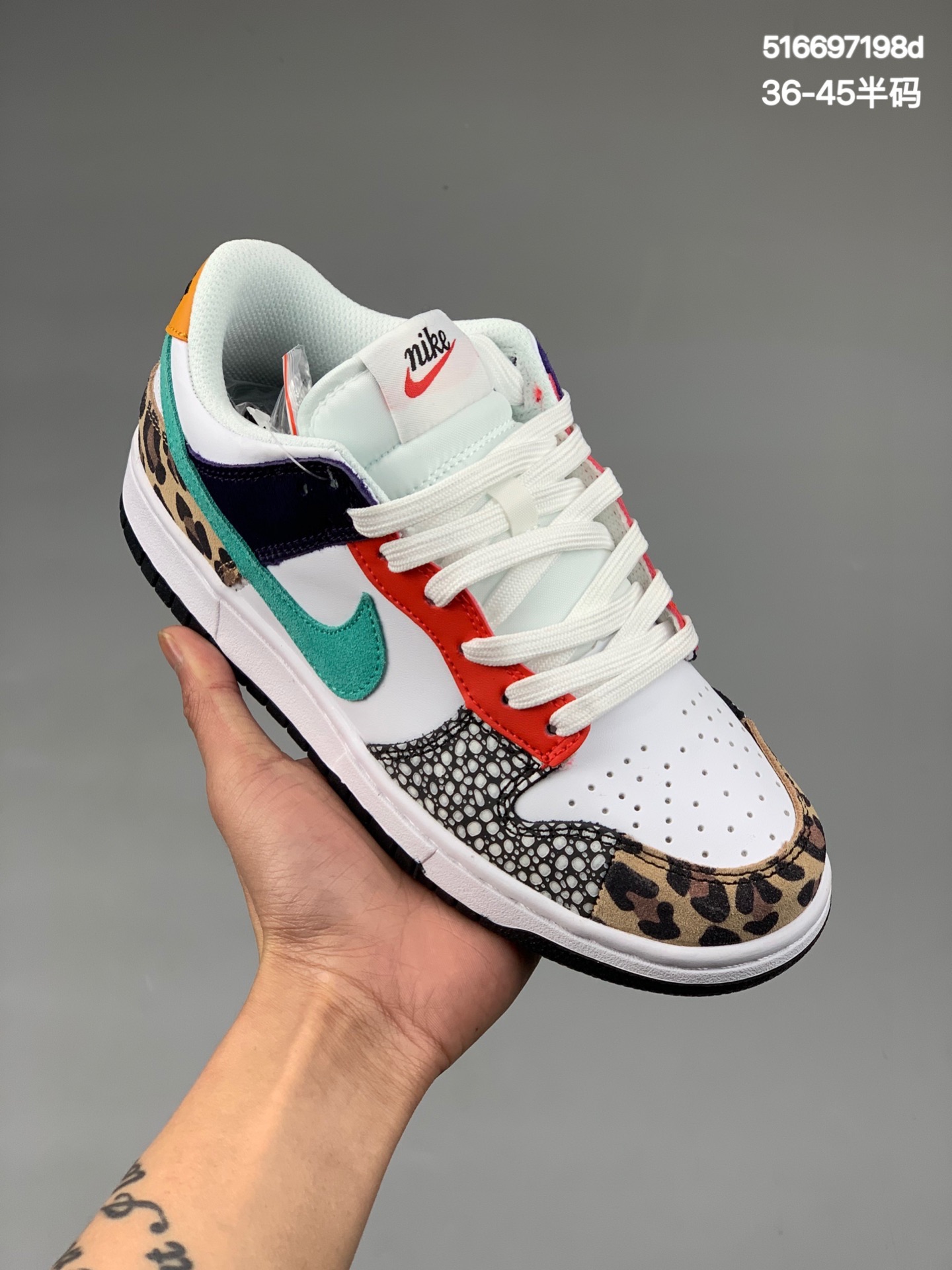 本地
公司级耐克Nike SB Dunk Low Pro 复古低帮 休闲运动滑板板鞋。采用脚感柔软舒适ZoomAir气垫，有效吸收滑板等极限运动在落地时带来的冲击力，为街头运动者们提供更好的保护。

货号：DN3866
尺码：36 36.5 37.5 38 38.5 39 40 40.5 41 42 42.5 43 44 45
编码：516697198d