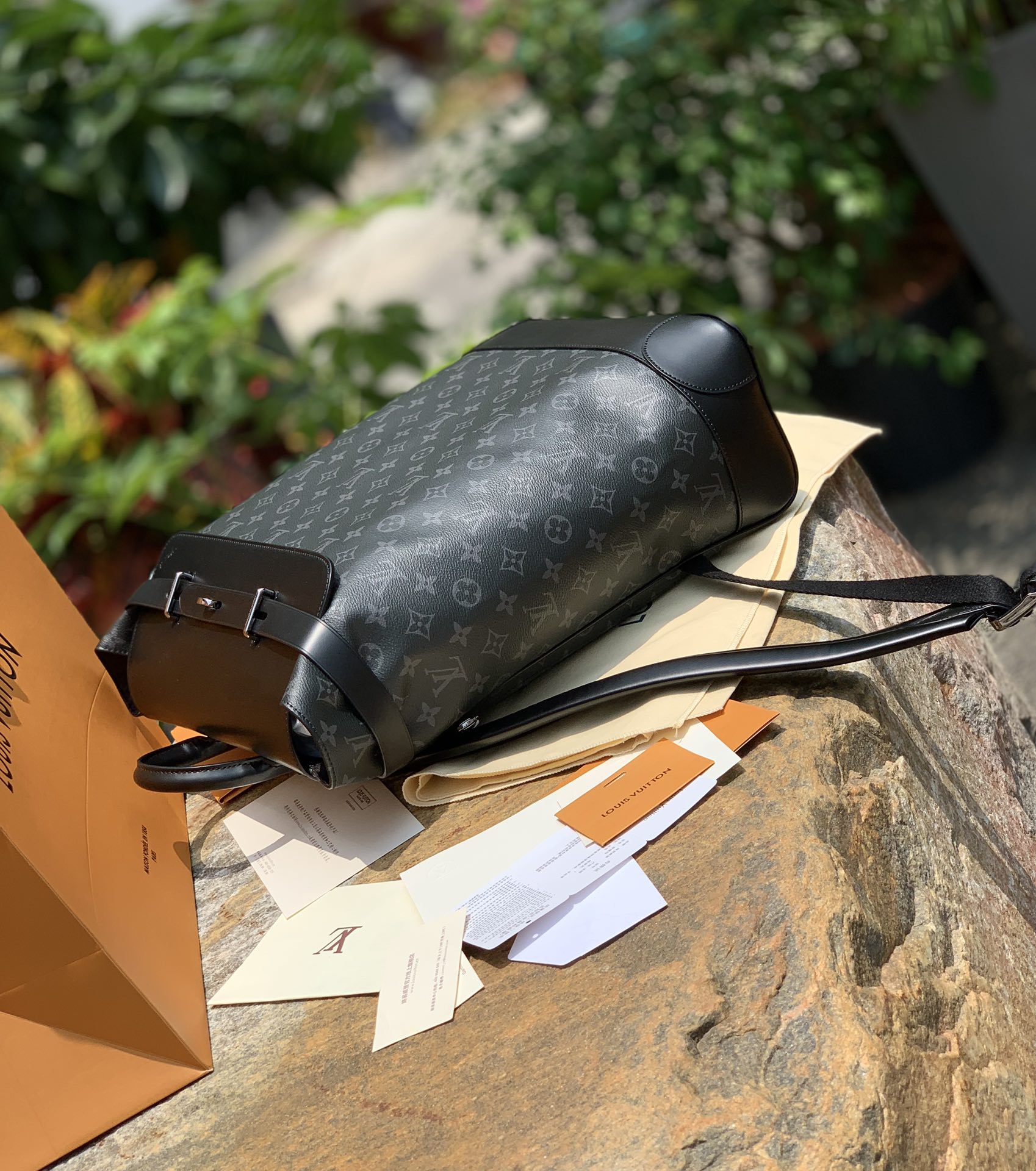 🌼 m44052尺寸32 x 45 x 16 CM海外原厂渠道货！双肩包是男孩子日常出街的必备神器！一款