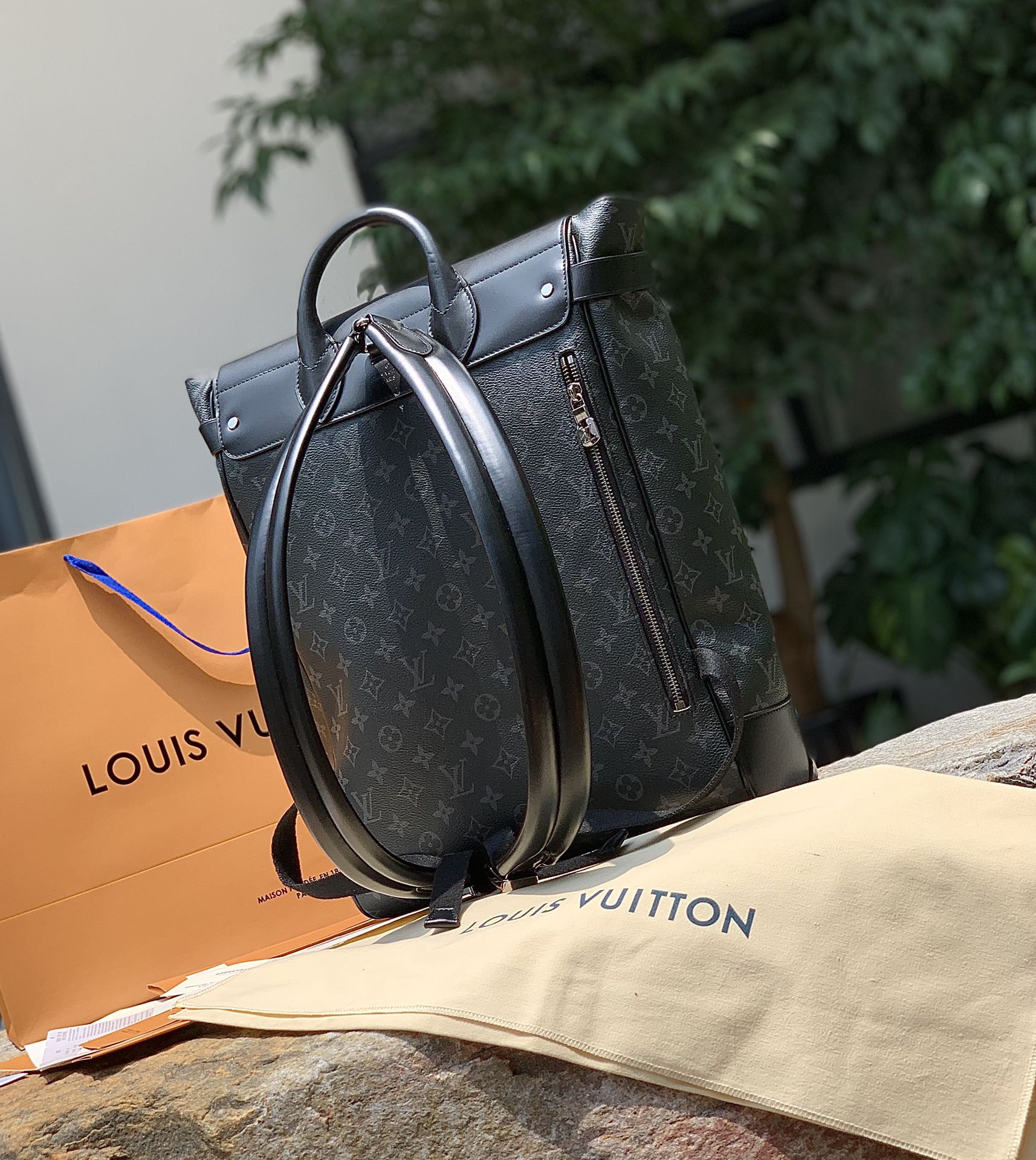 🌼 m44052尺寸32 x 45 x 16 CM海外原厂渠道货！双肩包是男孩子日常出街的必备神器！一款