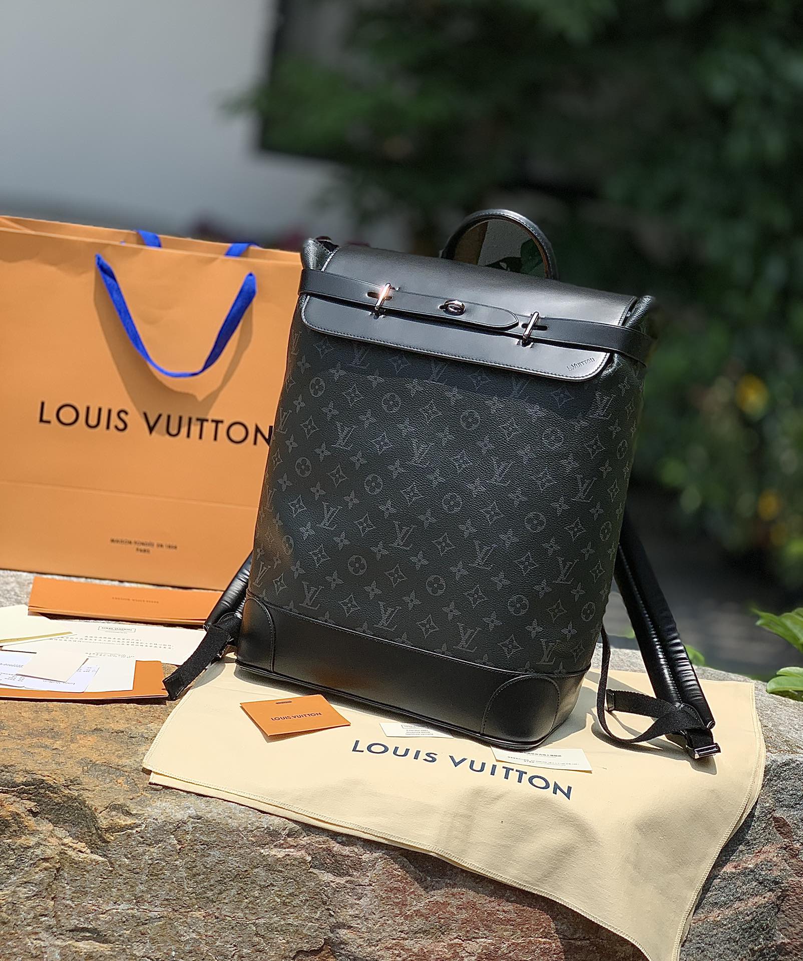 🌼 m44052尺寸32 x 45 x 16 CM海外原厂渠道货！双肩包是男孩子日常出街的必备神器！一款