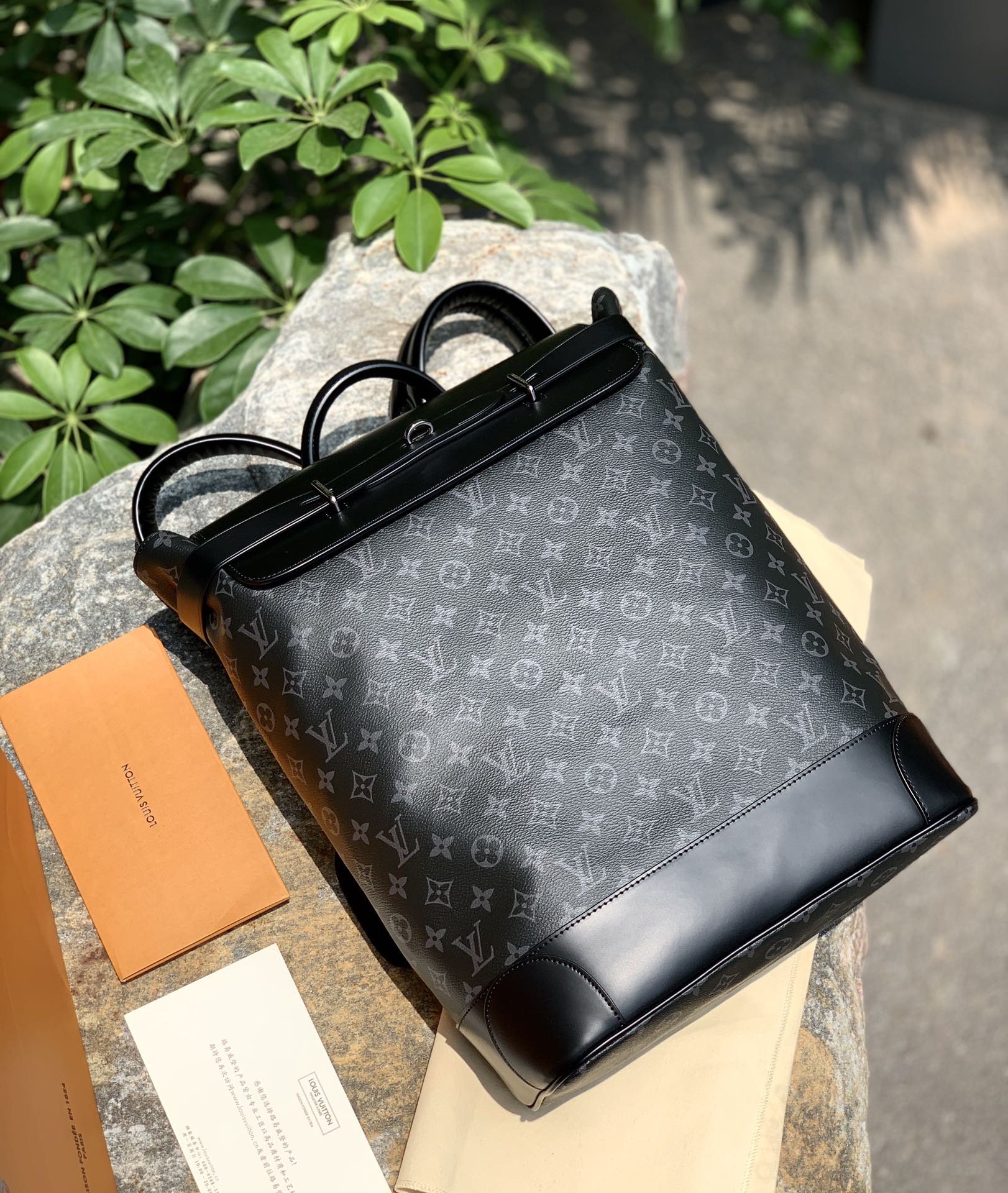 🌼 m44052尺寸32 x 45 x 16 CM海外原厂渠道货！双肩包是男孩子日常出街的必备神器！一款