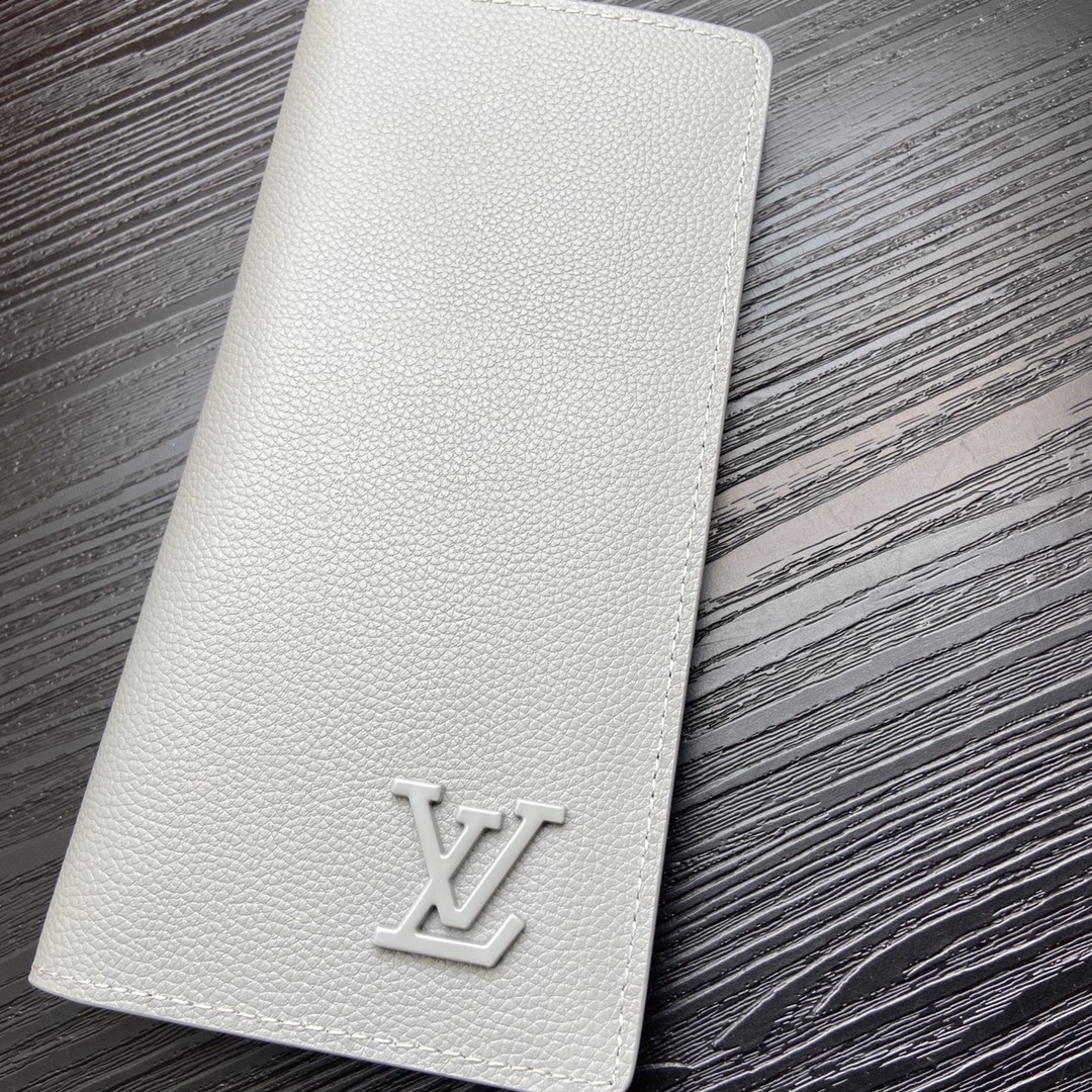 Italian leather bi-fold wallet back